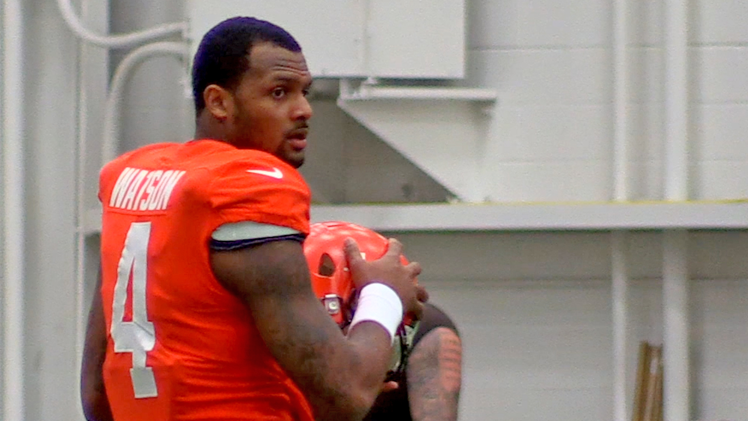 Deshaun Watson faces backlash from fans as Cleveland Browns begin