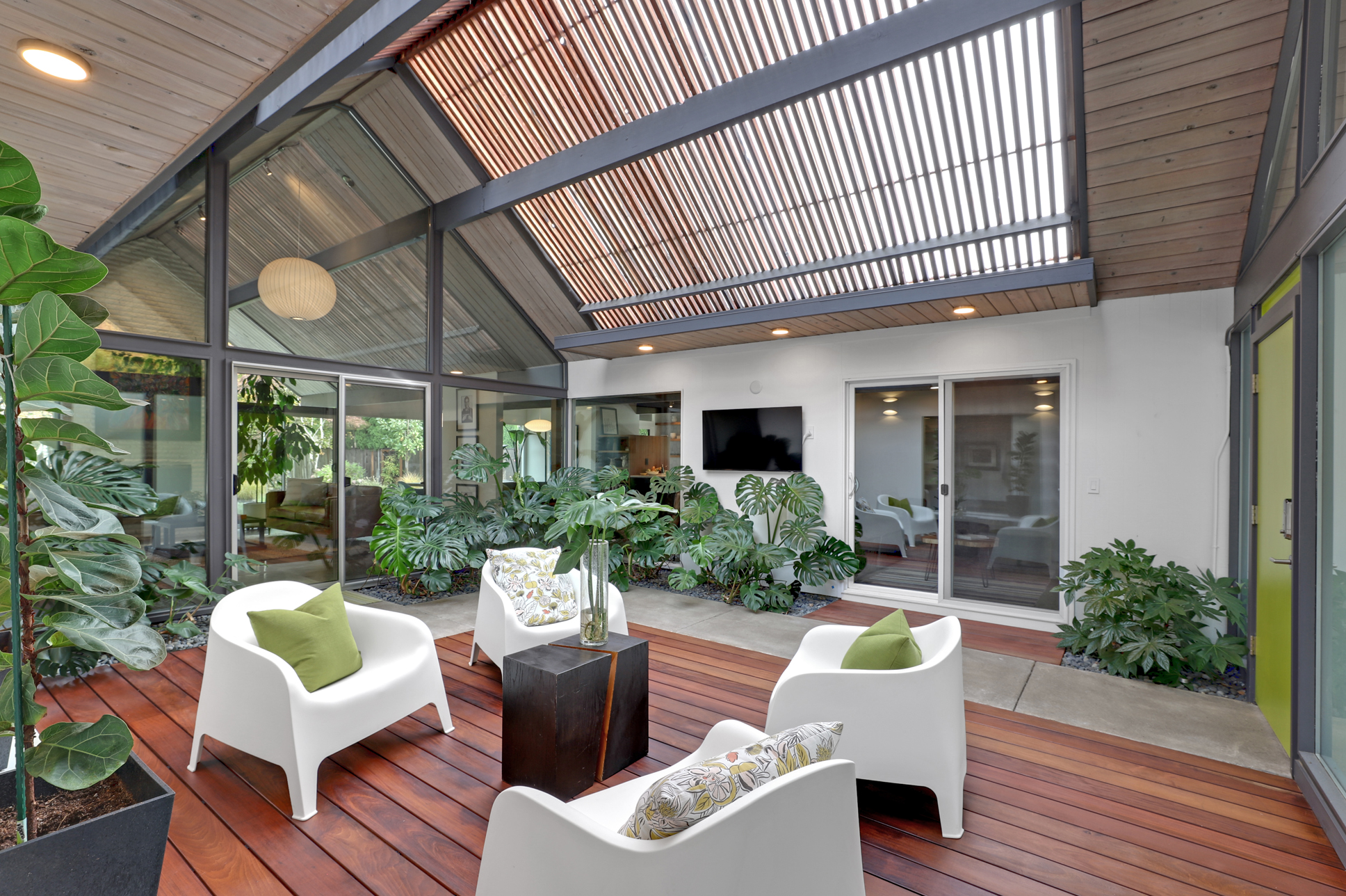 1967 remodeled Rummer-built modern home - oregonlive.com