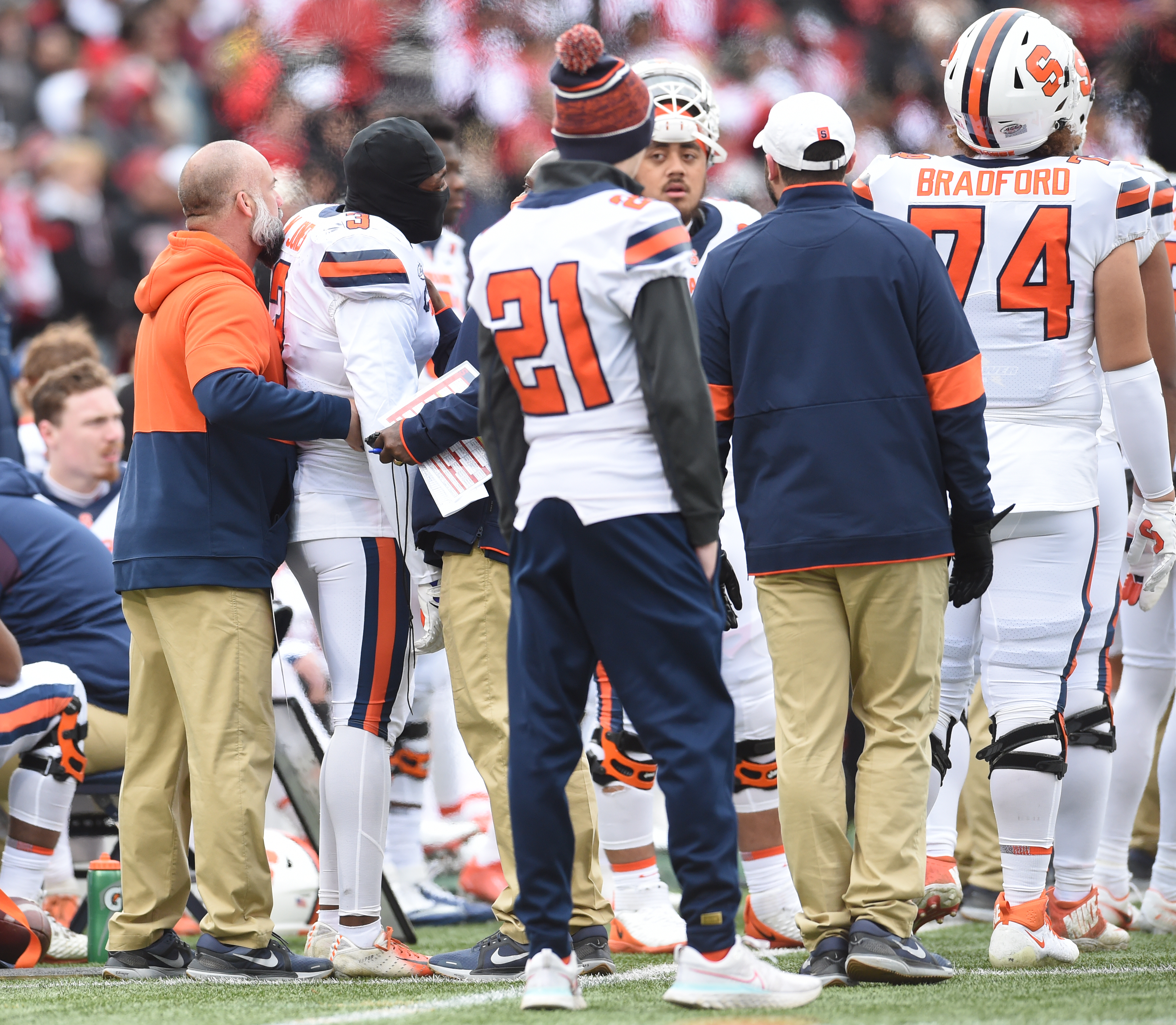 Lamar Jackson's Jersey Retired & Cunningham's 5 TDs lead Louisville's 41-3  over Syracuse