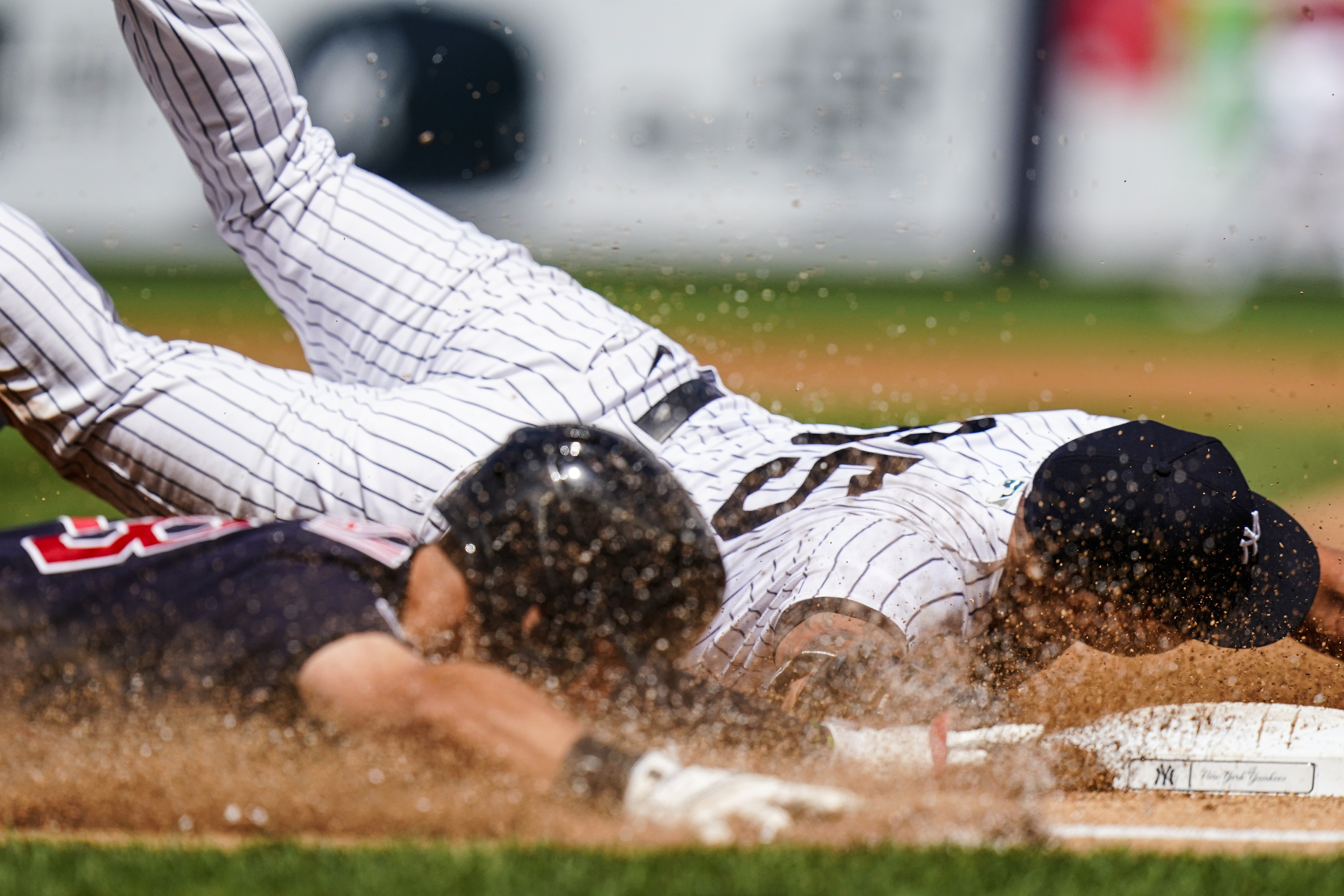 Yankees Rally to Tie Before Losing in Extra Innings - The New York Times