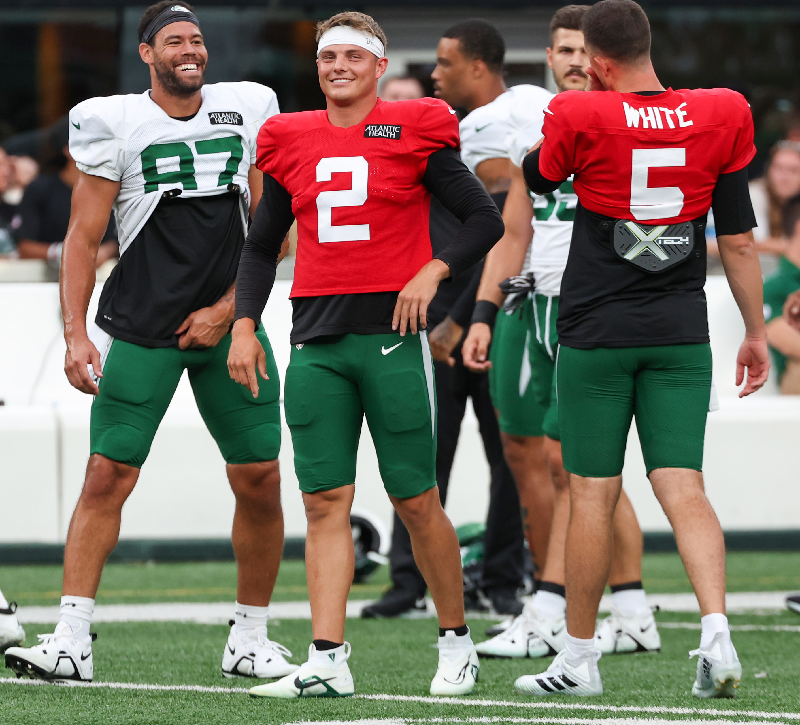 Special moment for child ends Jets' Green & White scrimmage