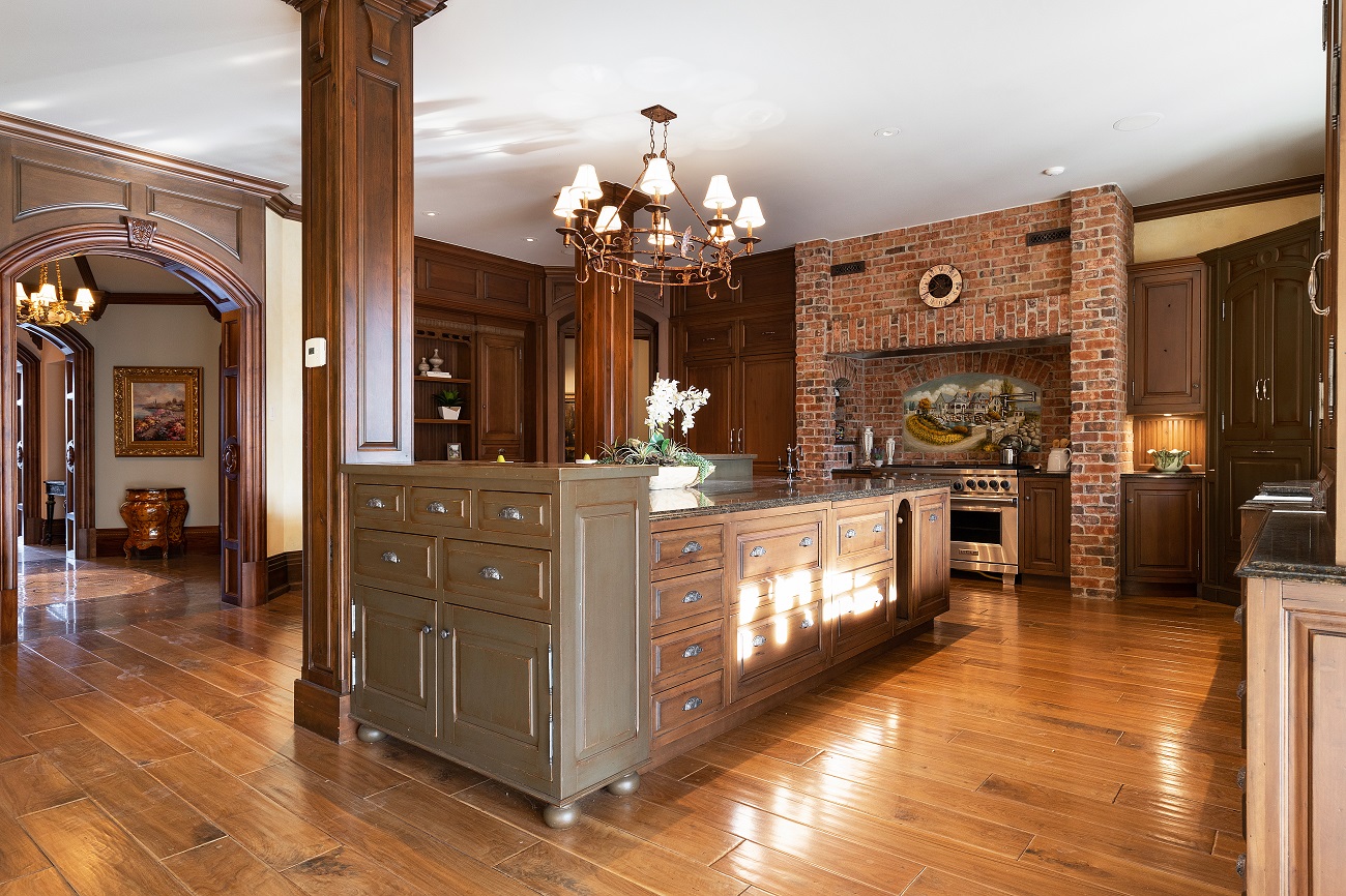 Michigan mansion at 1558 Dutton Road in Oakland Township