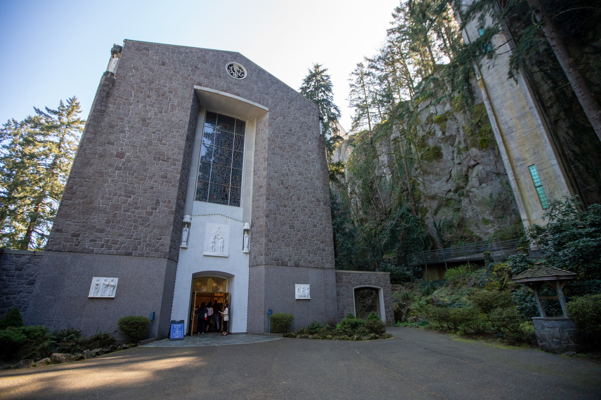 Easter Sunday at the Grotto in Portland 2024 - oregonlive.com