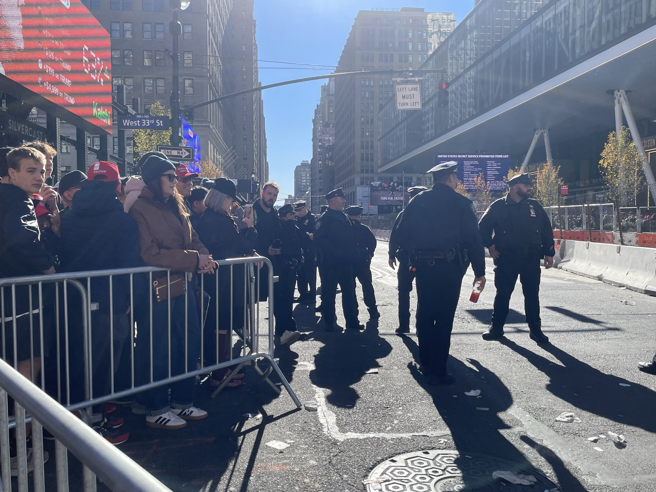 New Yorkers flock to Donald Trump's Madison Square Garden rally ...