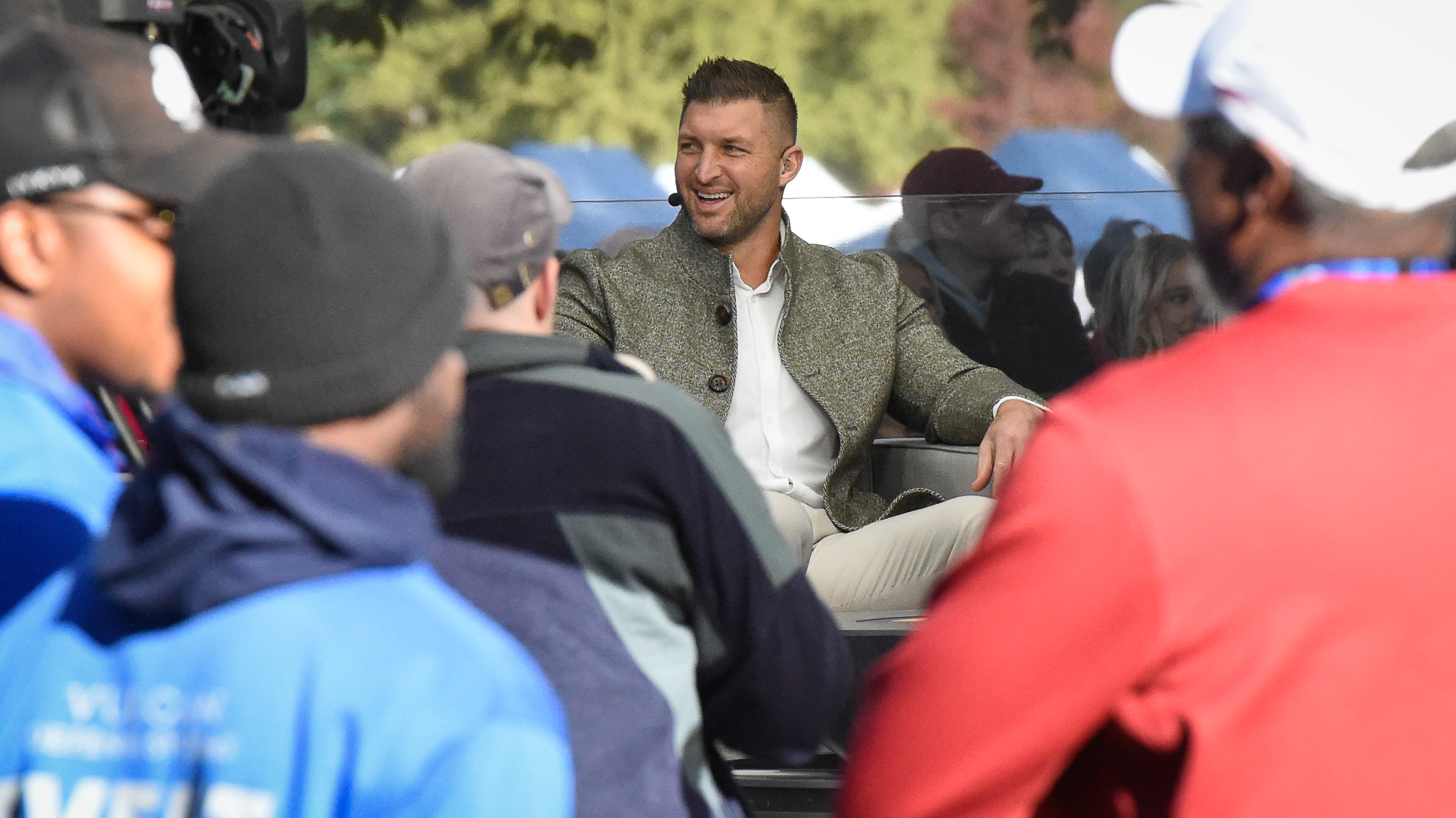 Iron Bowl 2024 Alabama and Auburn Fans(01)