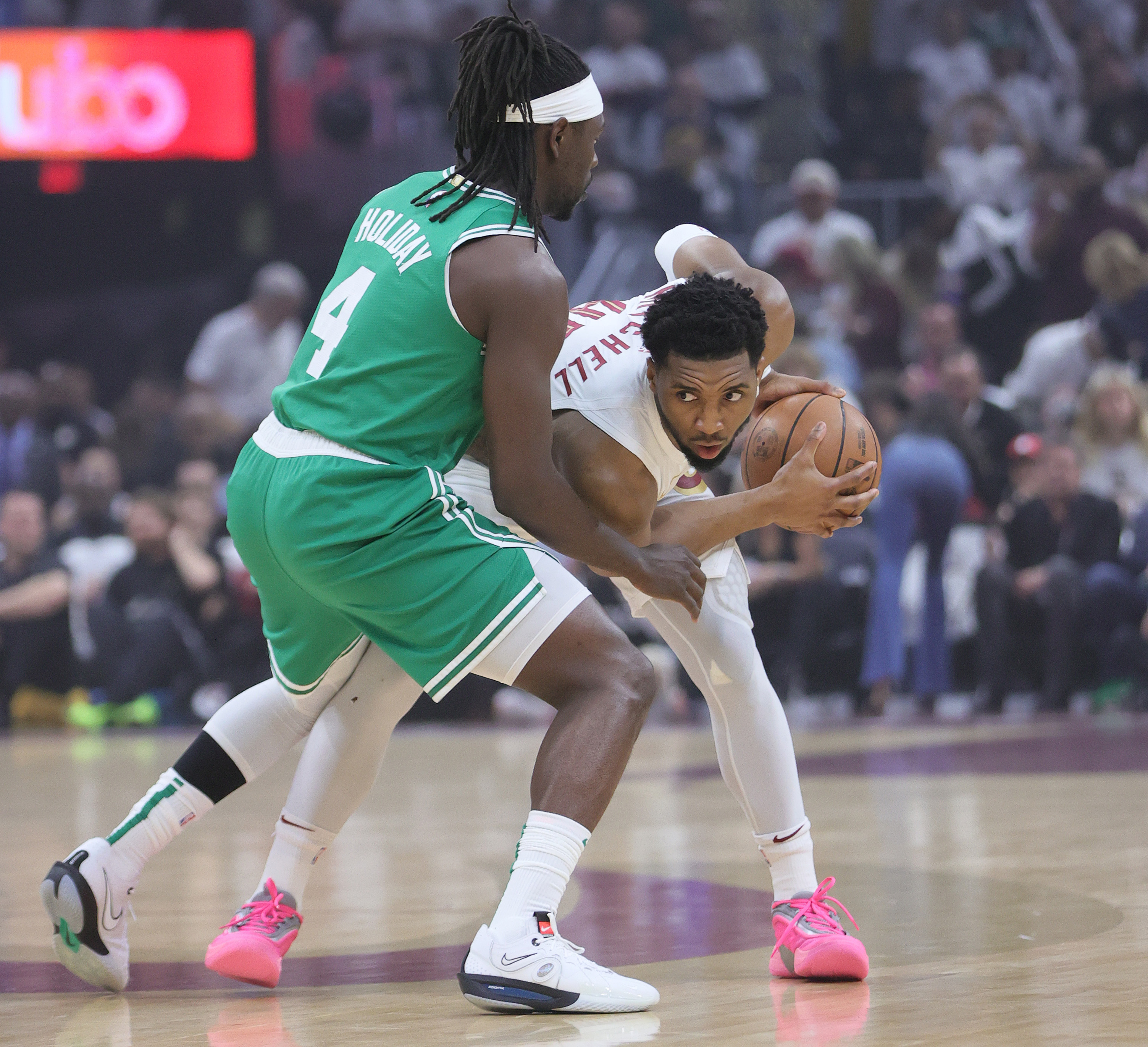 Donovan Mitchell's signature step-back 3-pointer was cash in the first half: Highlights - cleveland.com