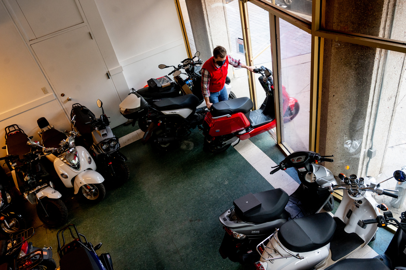 Ann Arbor Scooter Company distributing new line of electric scooters