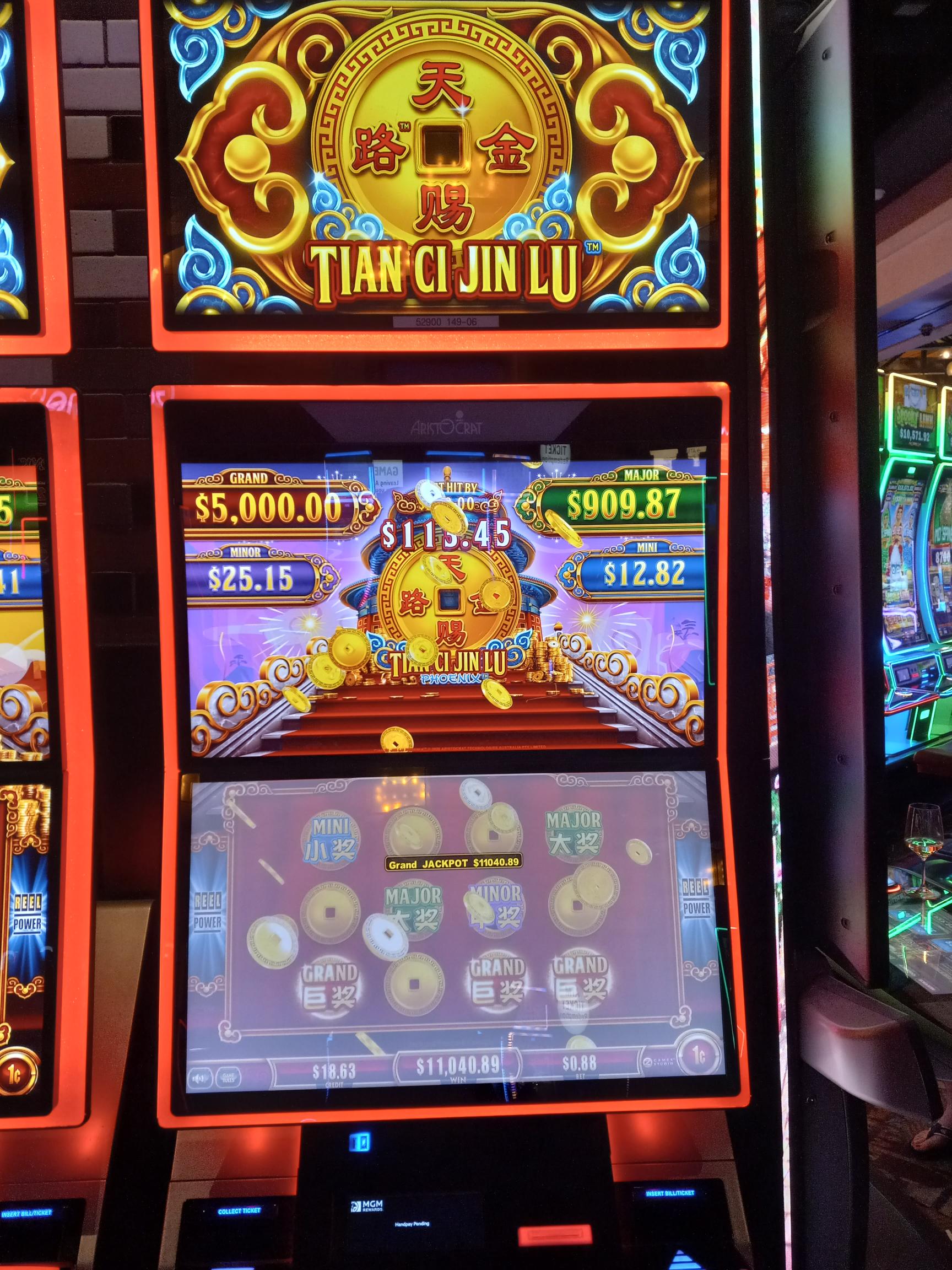 Mass. casino winner: Player turns pocket change bet into jackpot