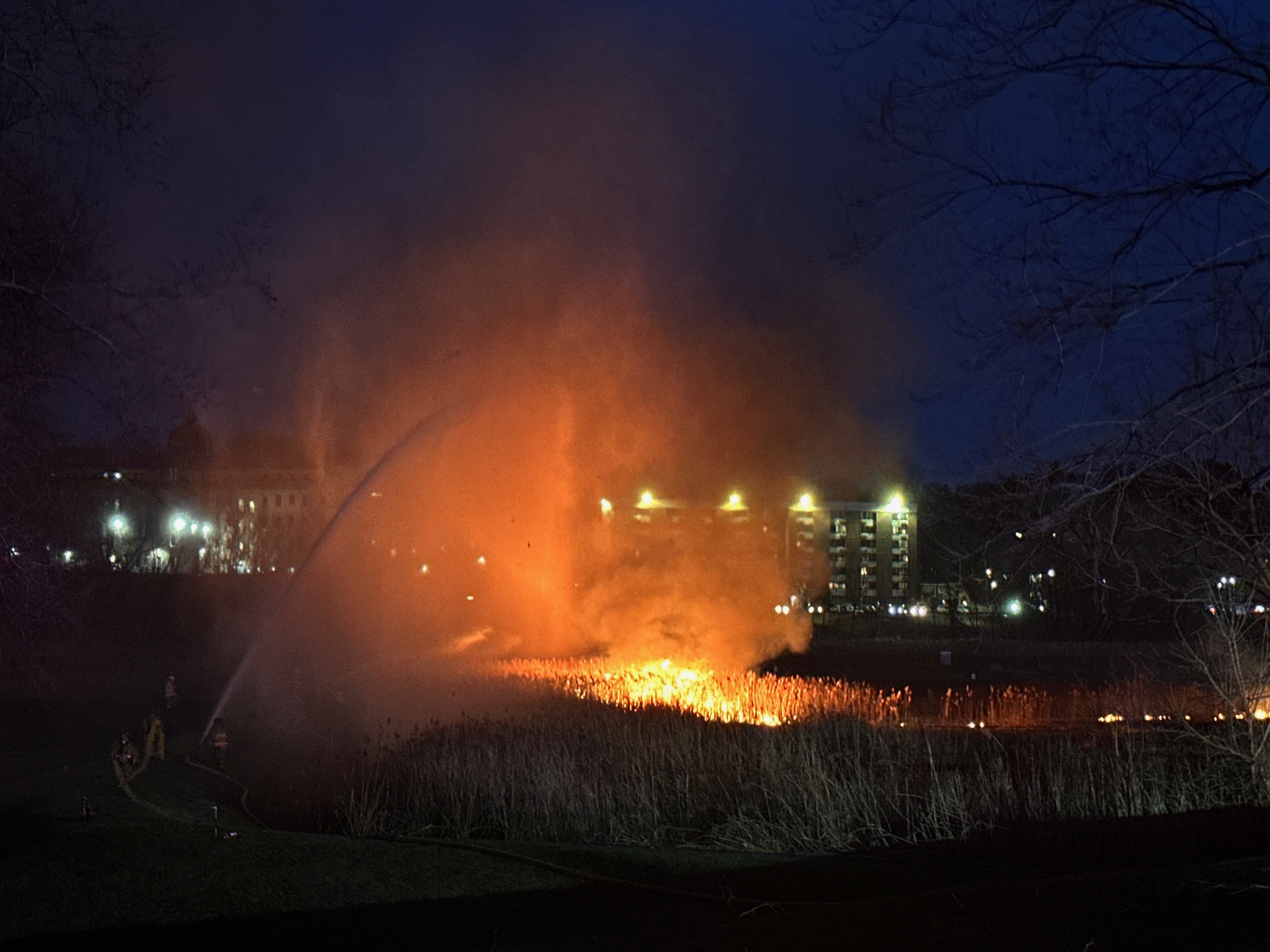 Firefighters battle brush fire in Syracuse - syracuse.com