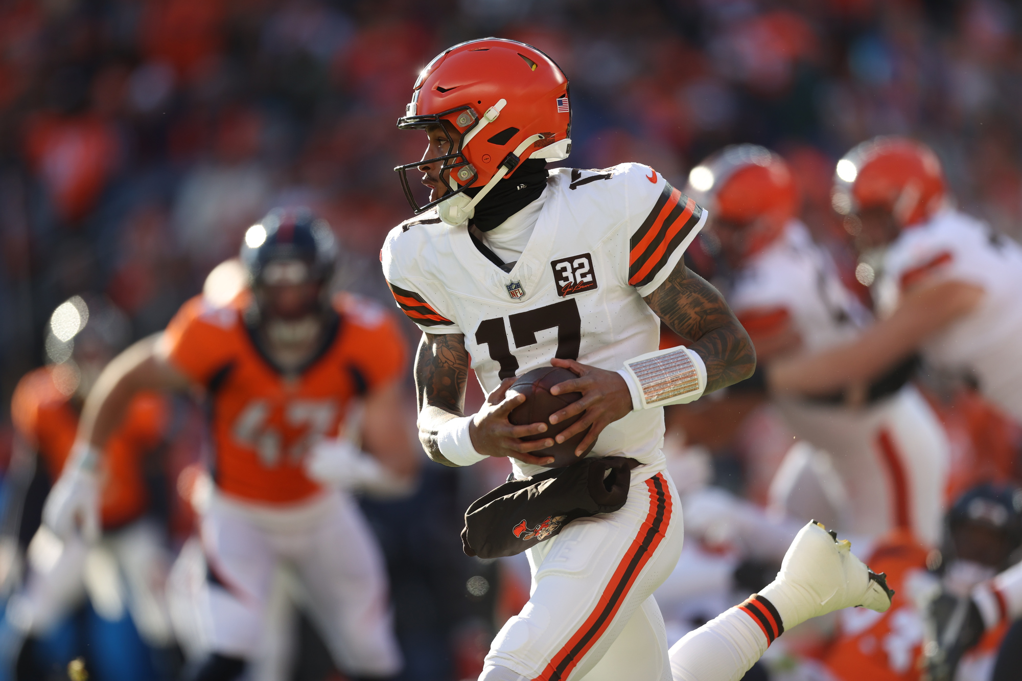 Cleveland Browns quarterback Dorian Thompson-Robinson vs. Denver ...