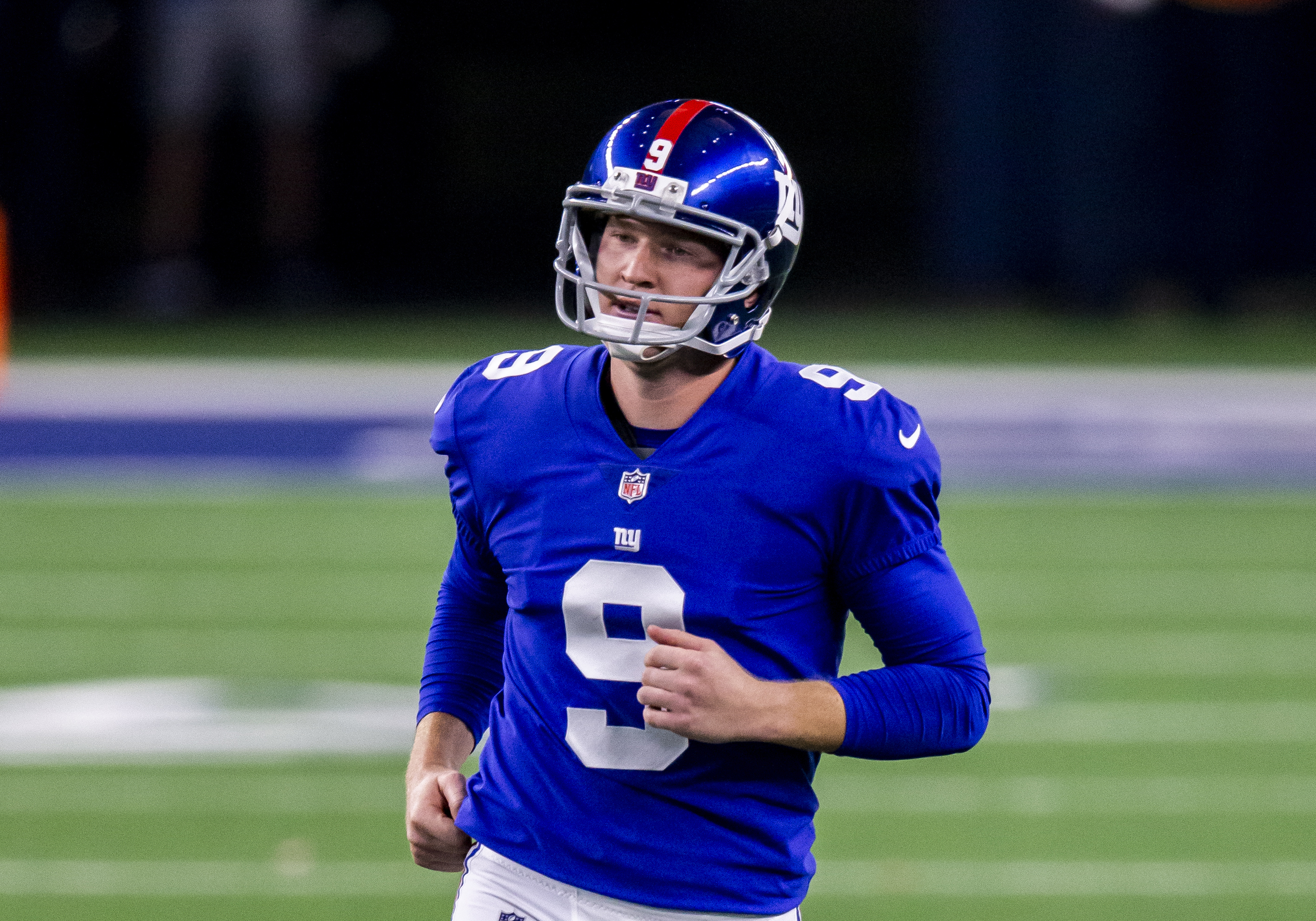 Los Angeles Rams sign former New York Giants punter Riley Dixon