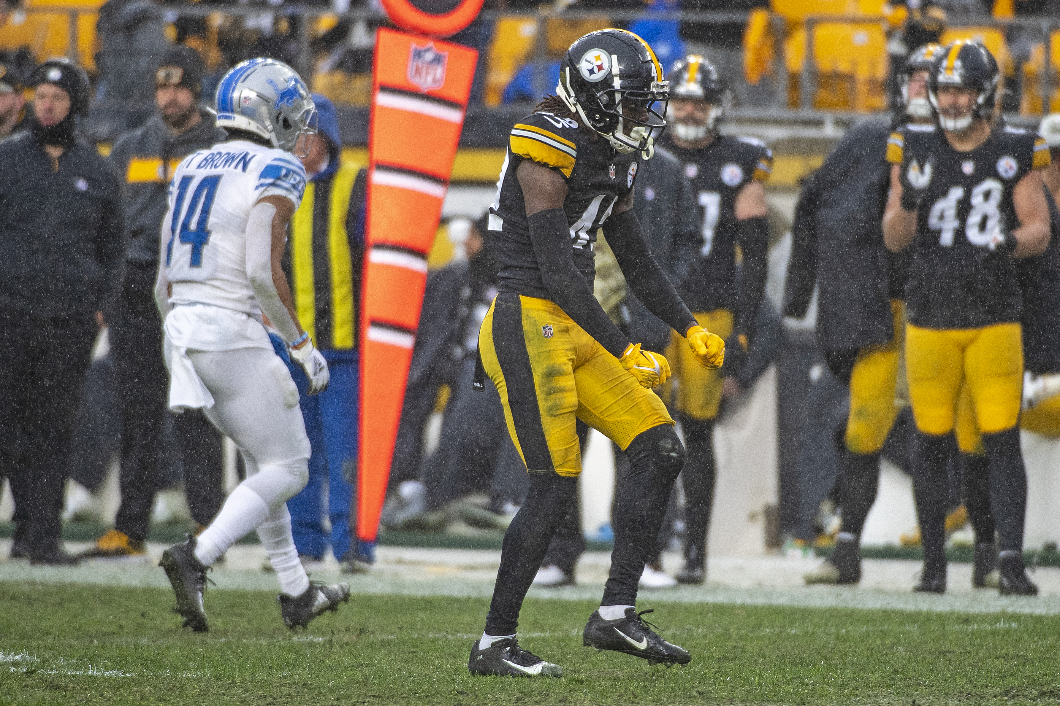 Pittsburgh Steelers cornerback James Pierre (42) runs after the