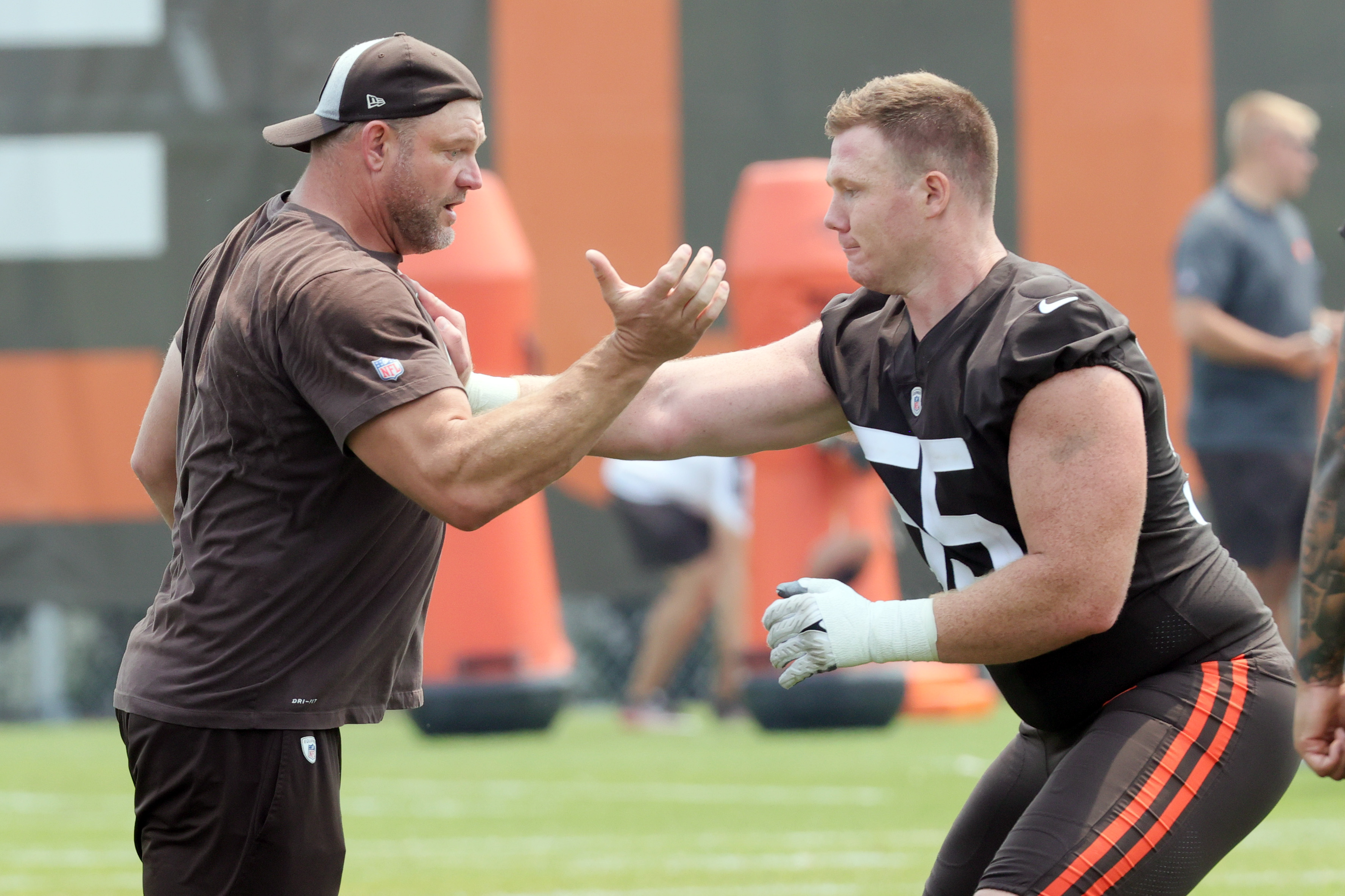 Browns center Ethan Pocic ruled out of game against Bills with