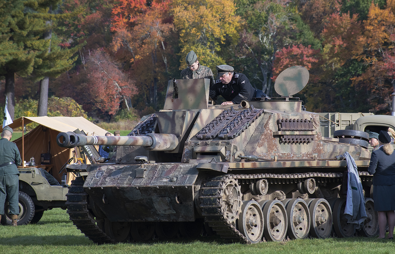 Hundreds of reenactors, tanks and weapons at Collings Foundation's