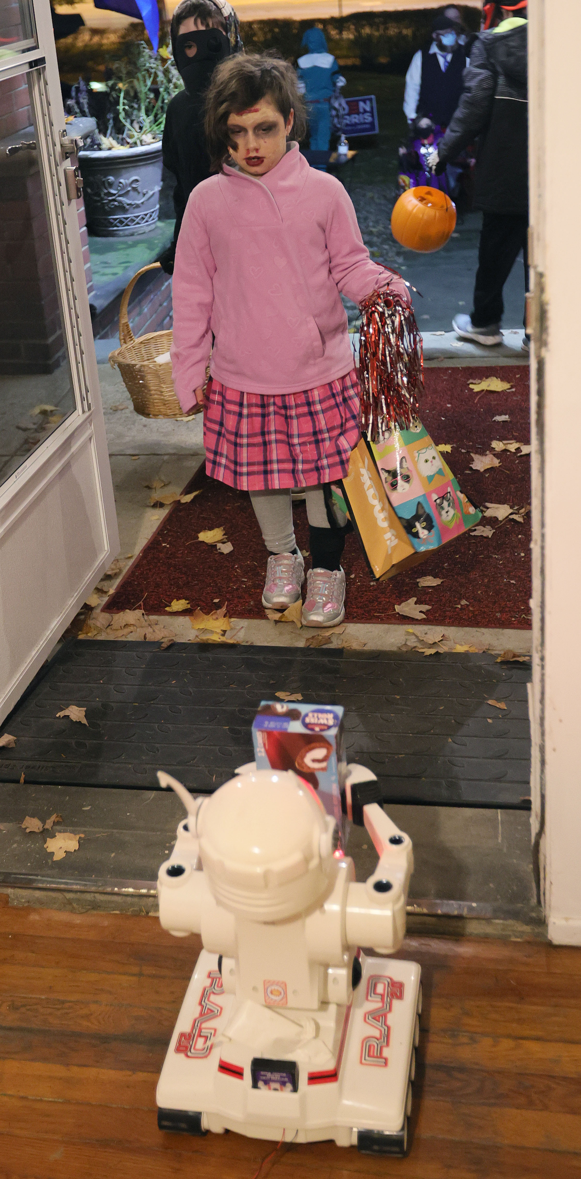 Halloween trickortreating in Cleveland Heights, October 31, 2020