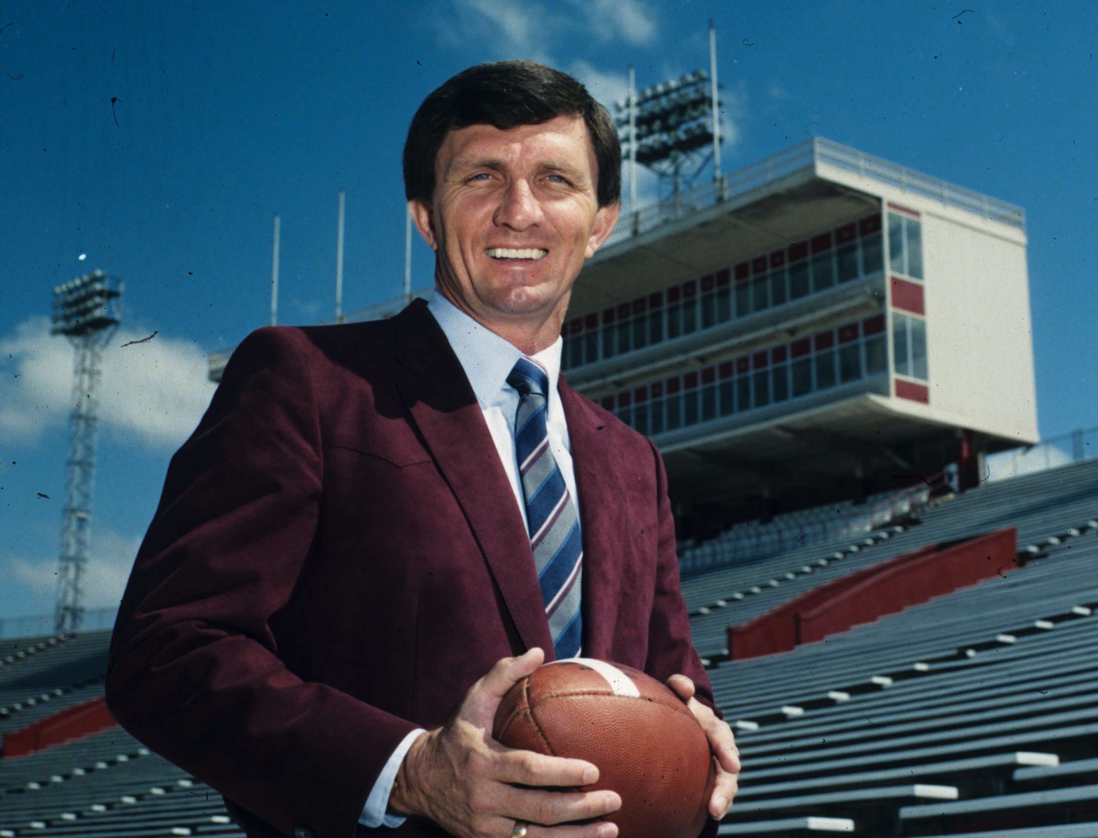 Former Alabama, NY Giants coach Ray Perkins dies at 79