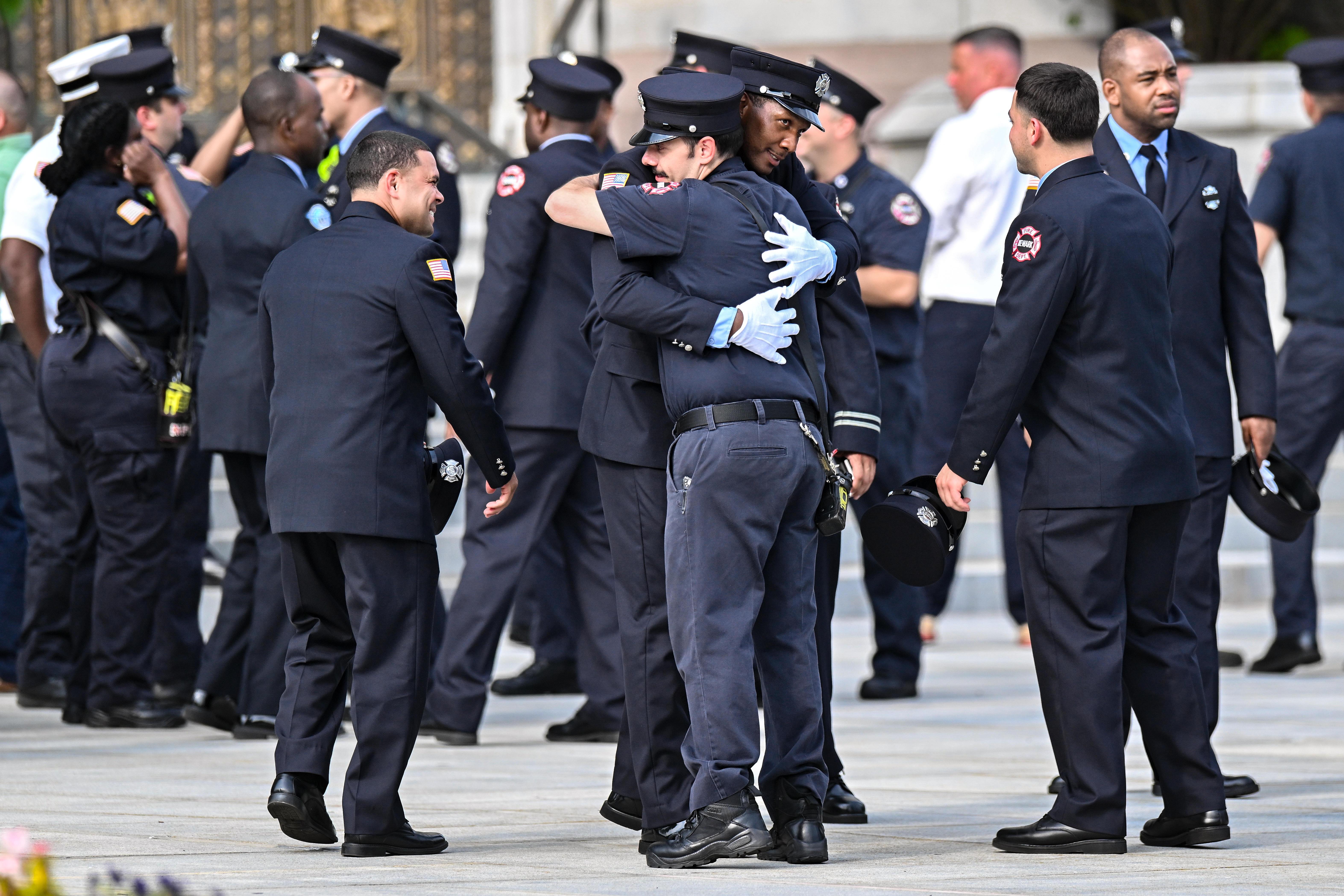 NEWARK, NJ  Bombeiro Augusto Acabou promovido a capitão a título póstumo -  LusoAmericano