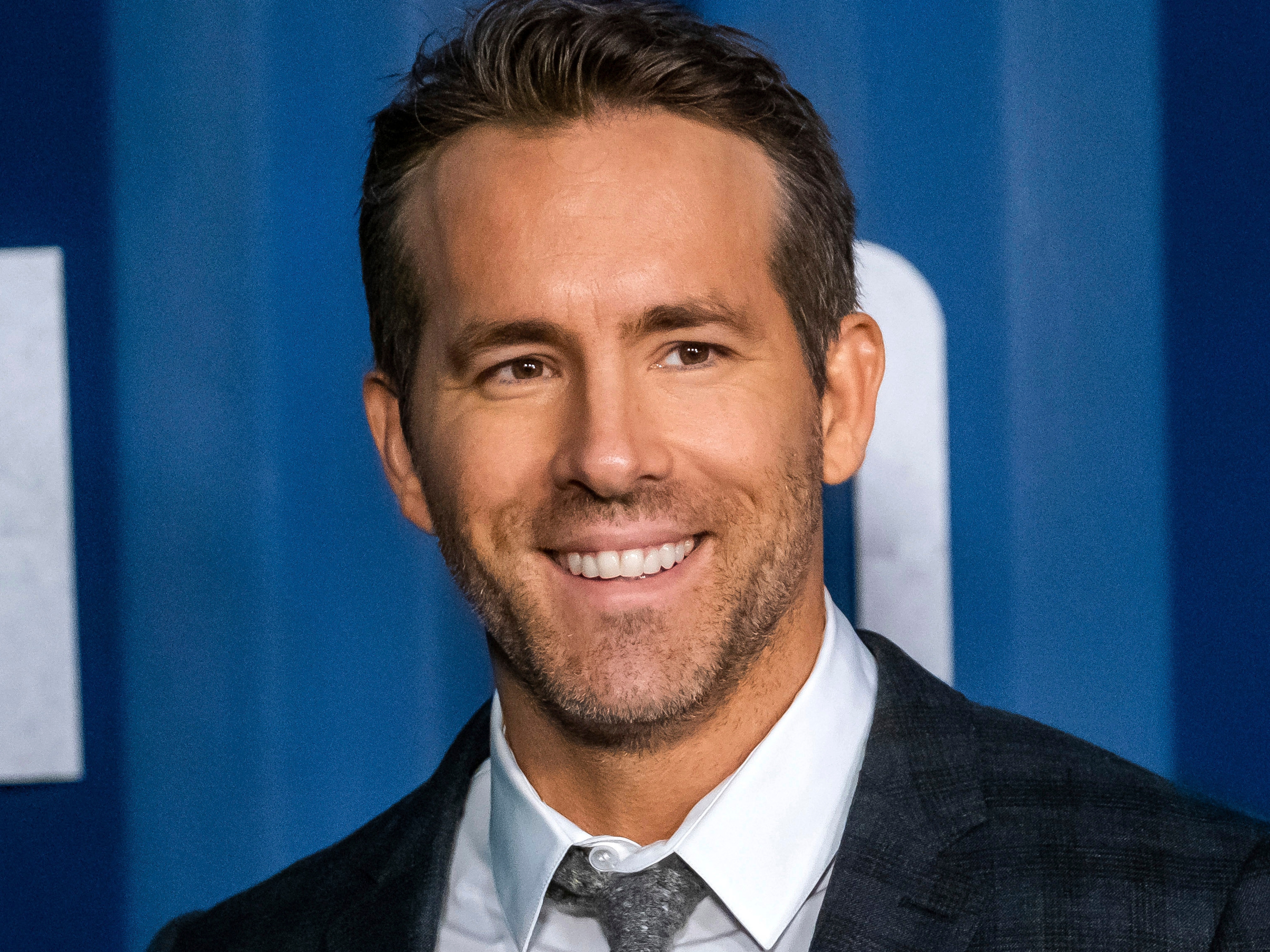 I think I got a Christmas card from the Ryan Reynolds who is all about  budget. : r/mintmobile