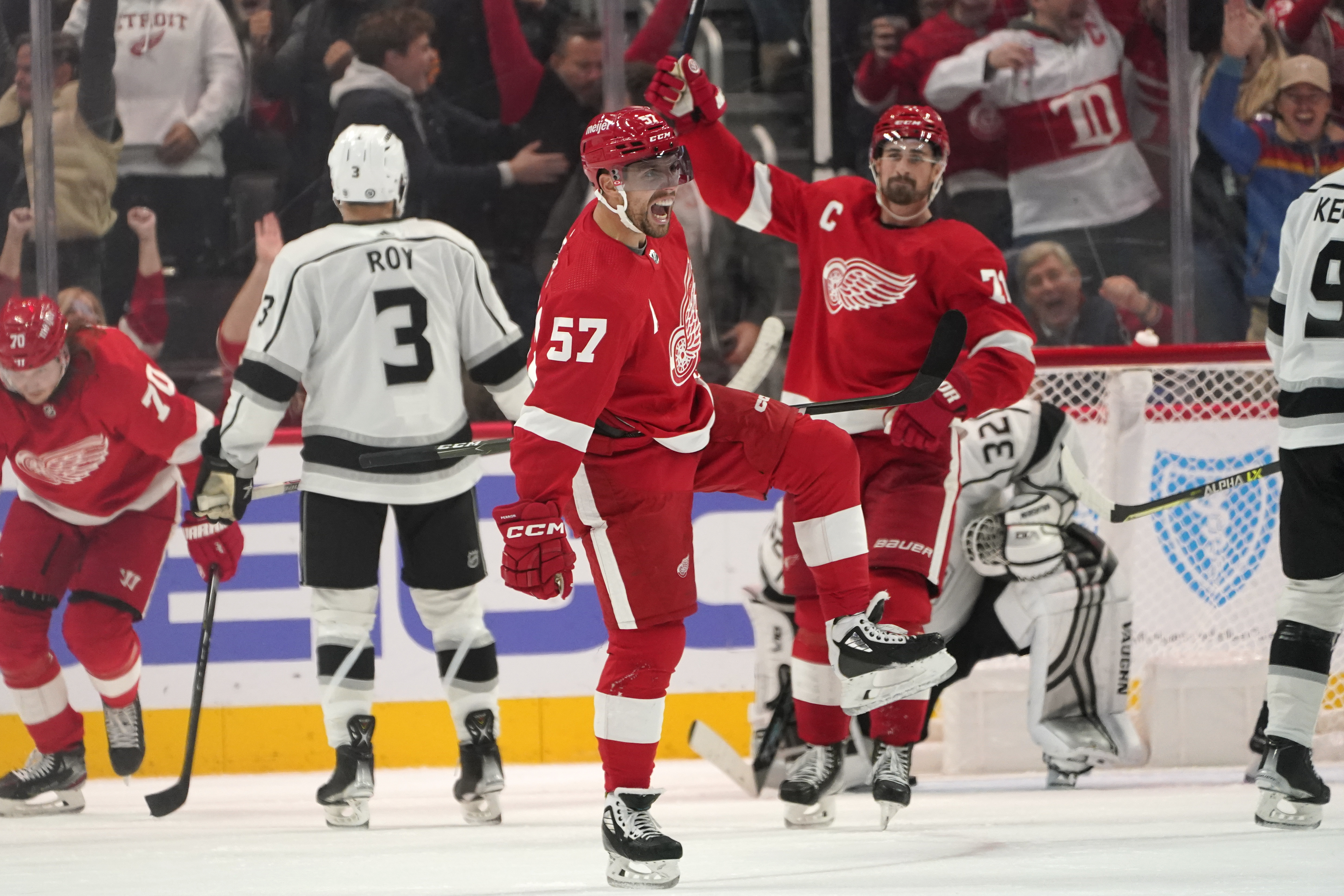 Coach Lalonde Thinks Red Wings' Reverse Retro Jerseys Pop