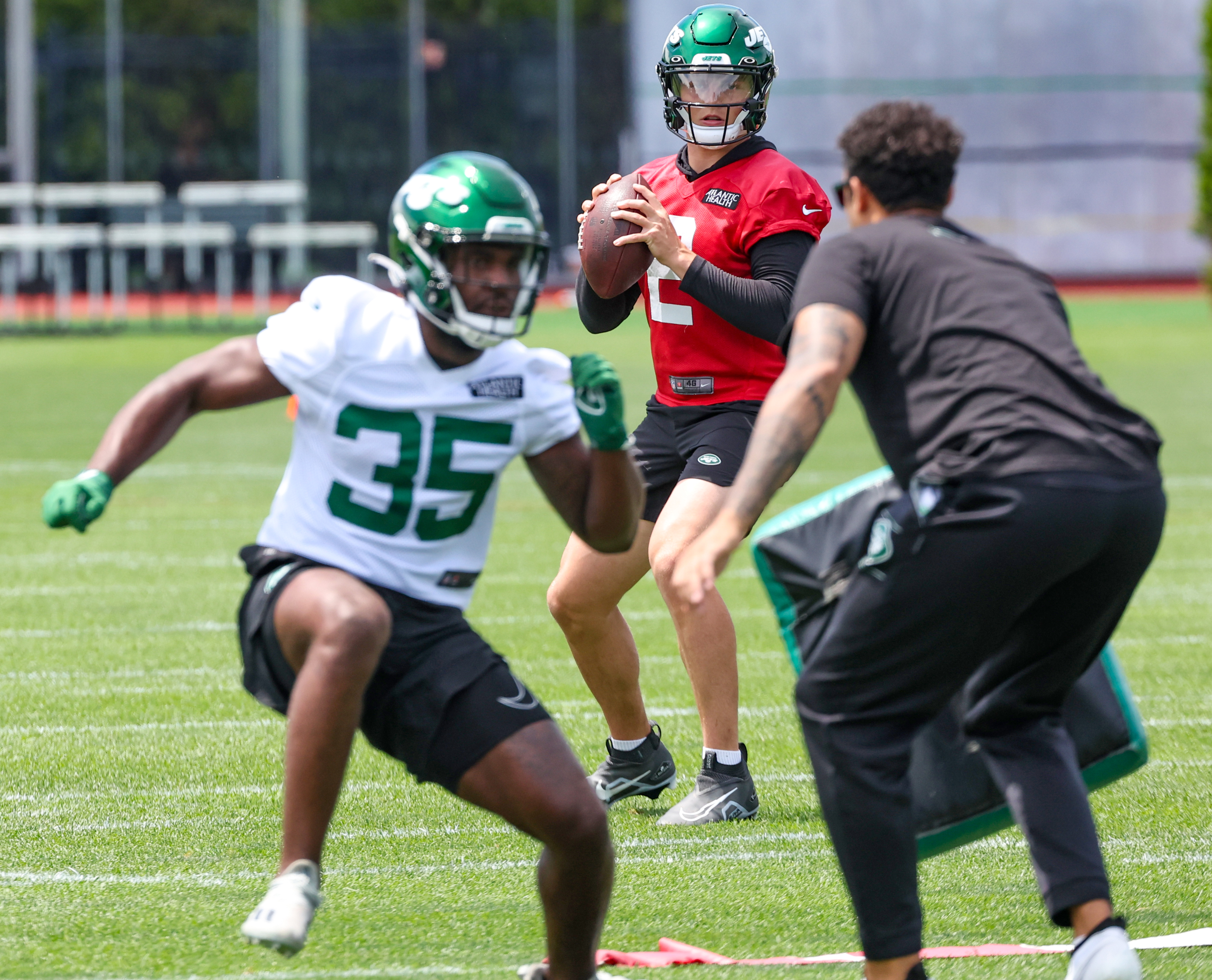 Zach Wilson, Mekhi Becton, Sauce Gardner, and more get ready for the Green  and White scrimmage