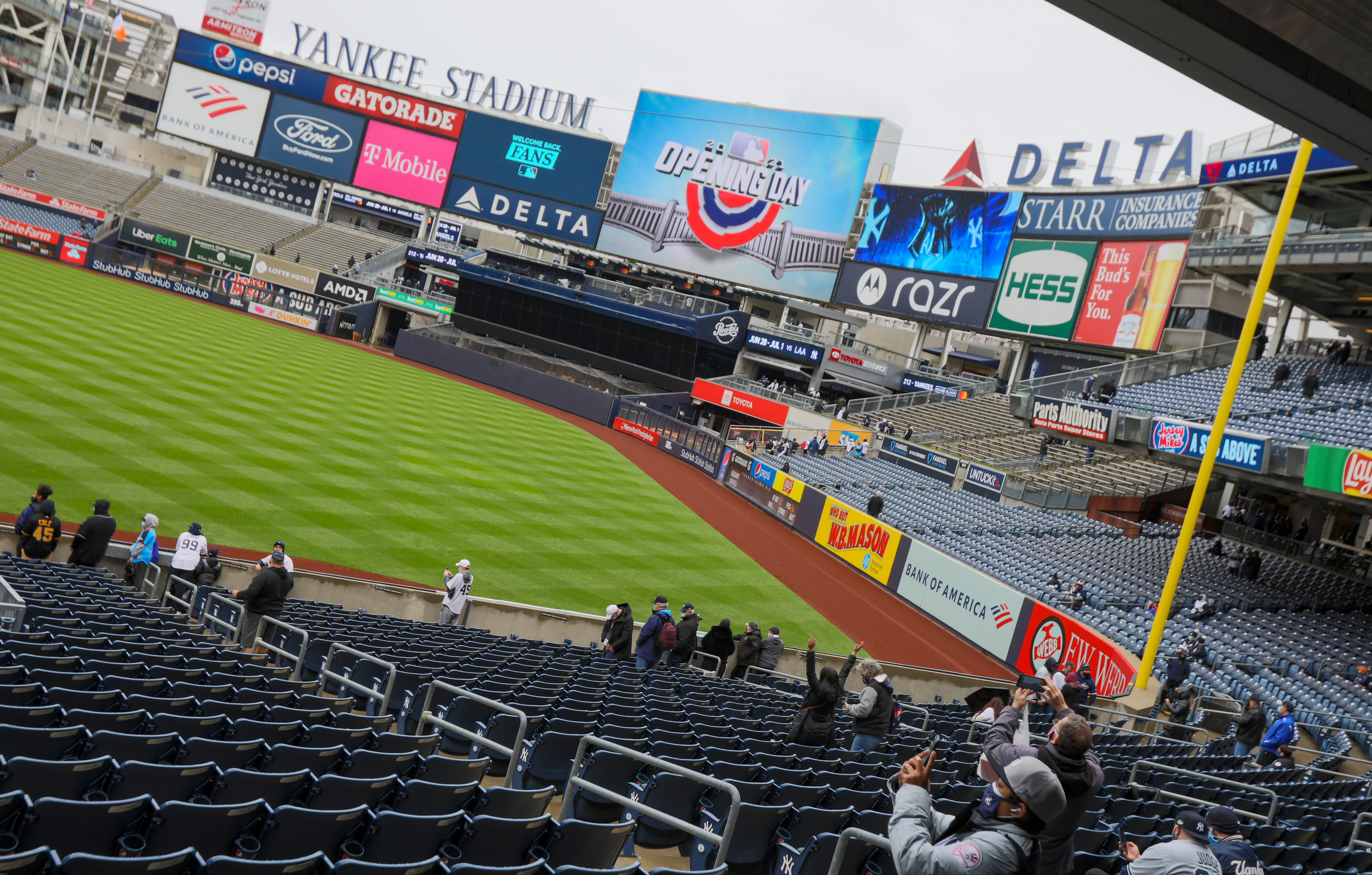 Yankees, Mets Get Permission to Open Stadiums to 20 Percent Capacity - The  New York Times