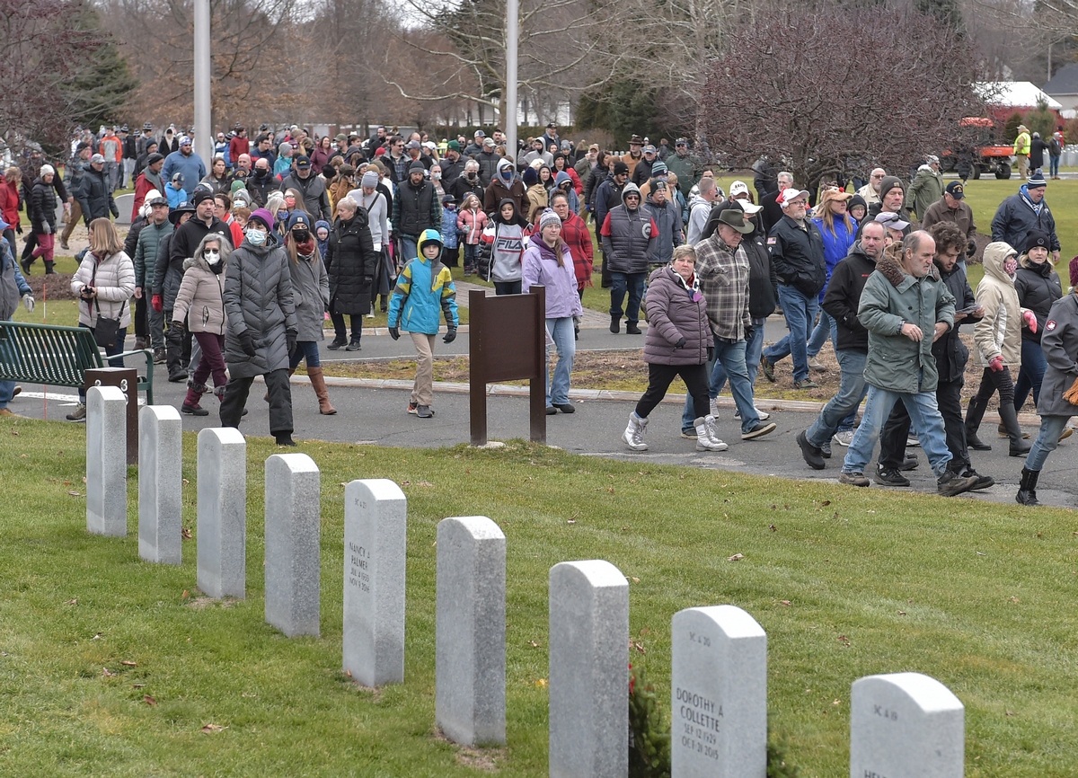 Wreaths Across America at Veterans Memorial Cemetery in Agawam ...