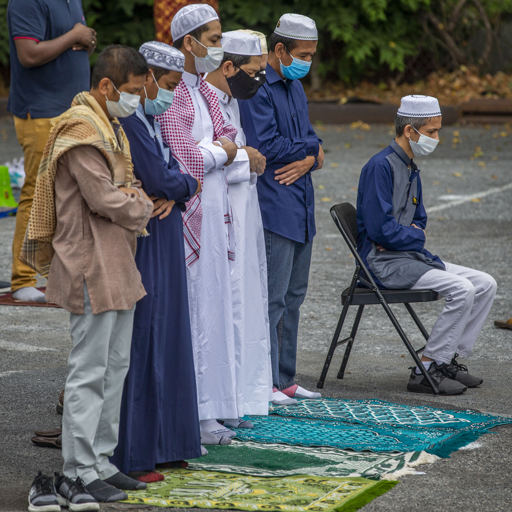 The Saleh family attends prayer service as Harrisburg area muslims gather at the Islamic Center Masjid Al-Sabereen to celebrate Eid Al-Adha, July 31, 2020.
Mark Pynes | mpynes@pennlive.com