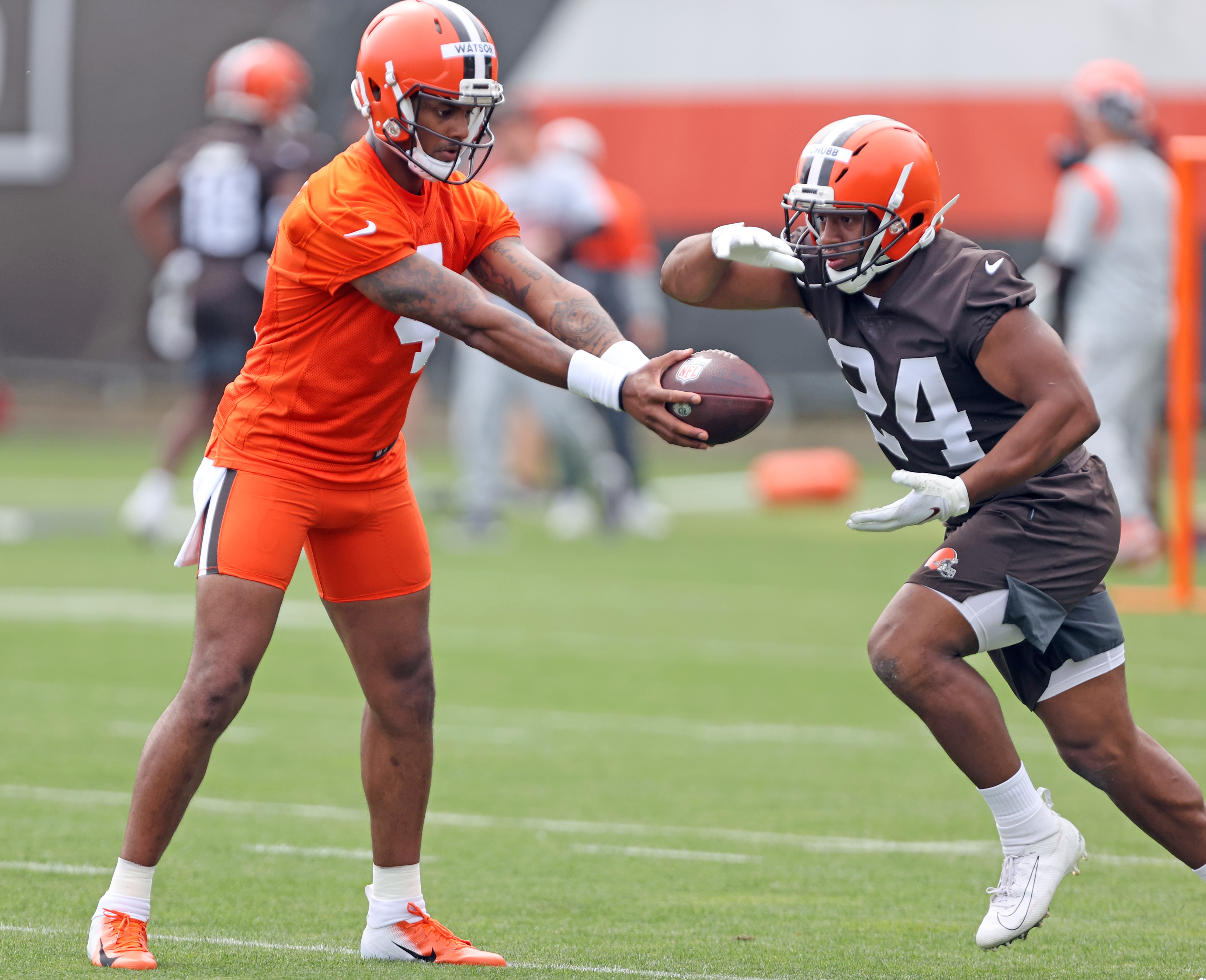 Amid legal issues, Browns QB Deshaun Watson winning over teammates at OTAs:...