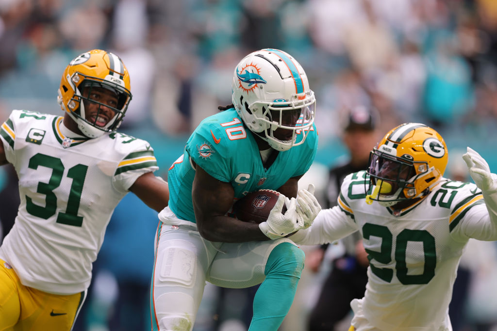 NFL Christmas Day: Bucs escape, Packers' and Dolphins' playoff chances -  Sports Illustrated