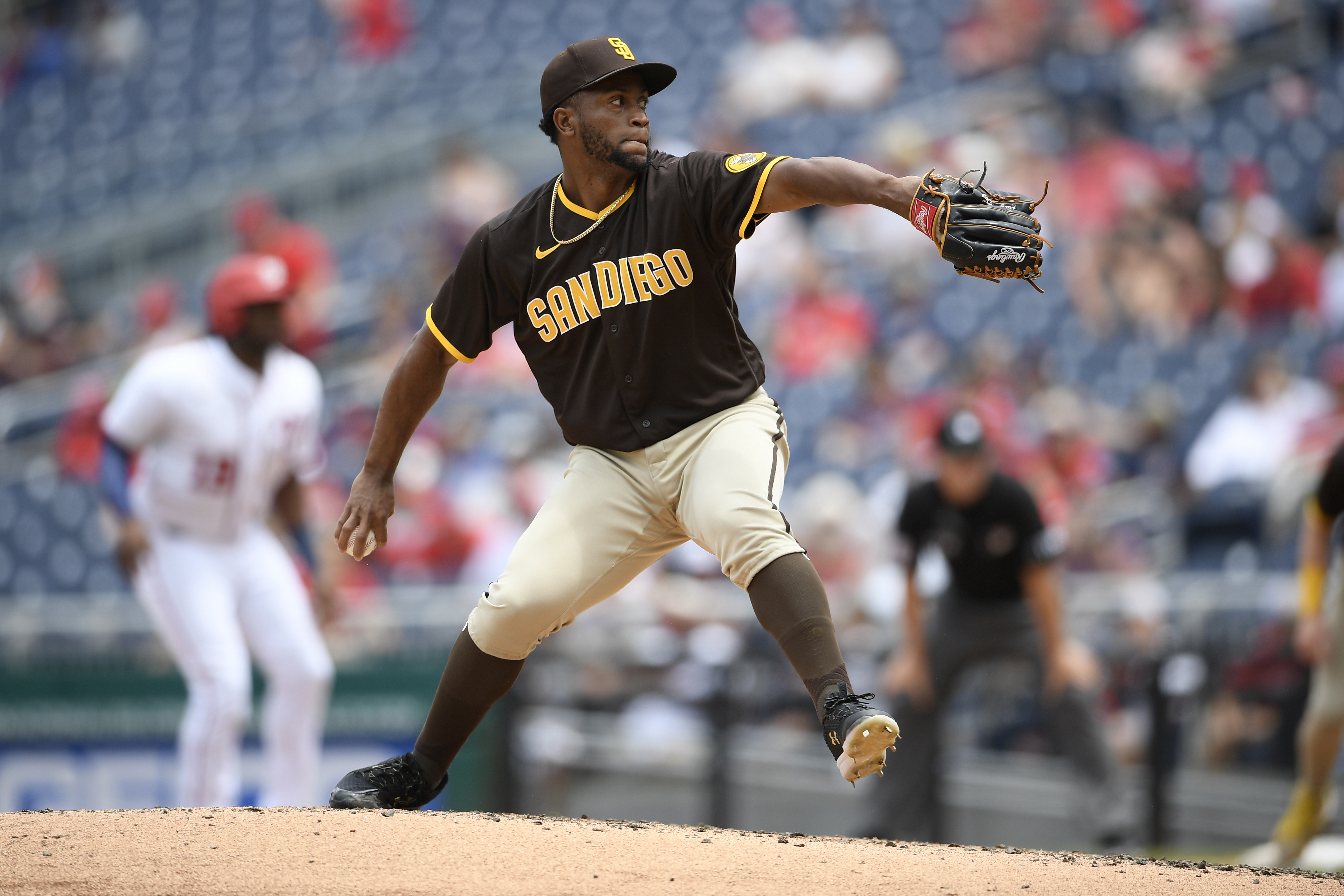 Padres erase early deficit, topple Tigers