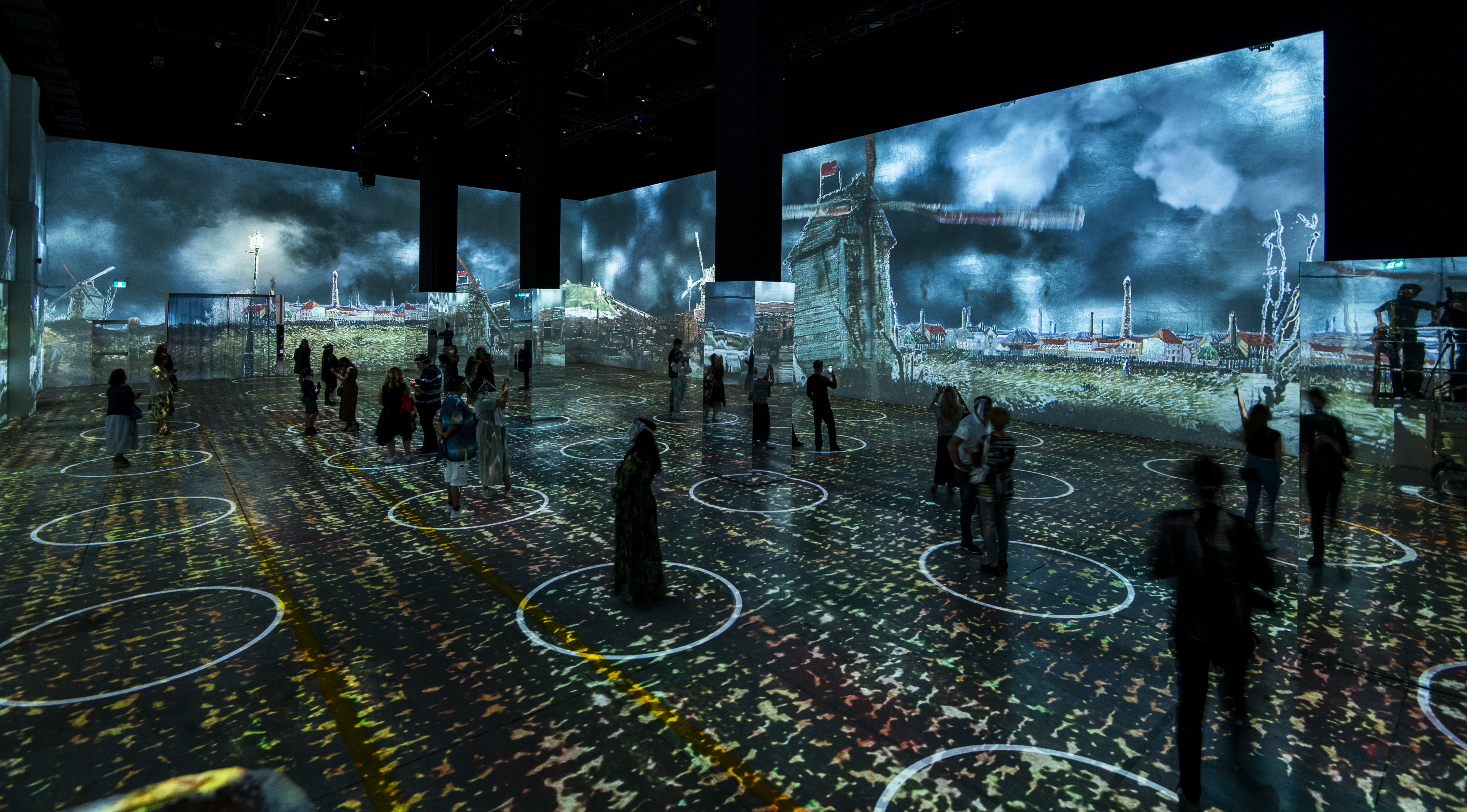 We Went To Both Immersive Van Gogh Exhibits In NYC: Here's What They Were  Like - Secret NYC