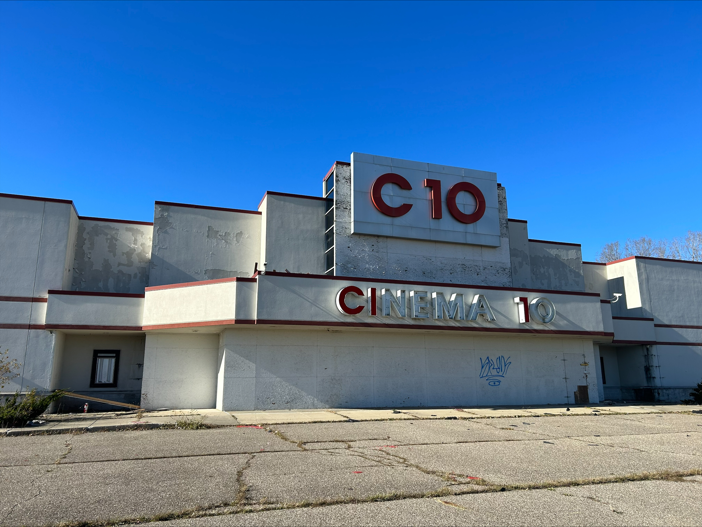 Former Cinema 10 theater in Flint Township to get demolished