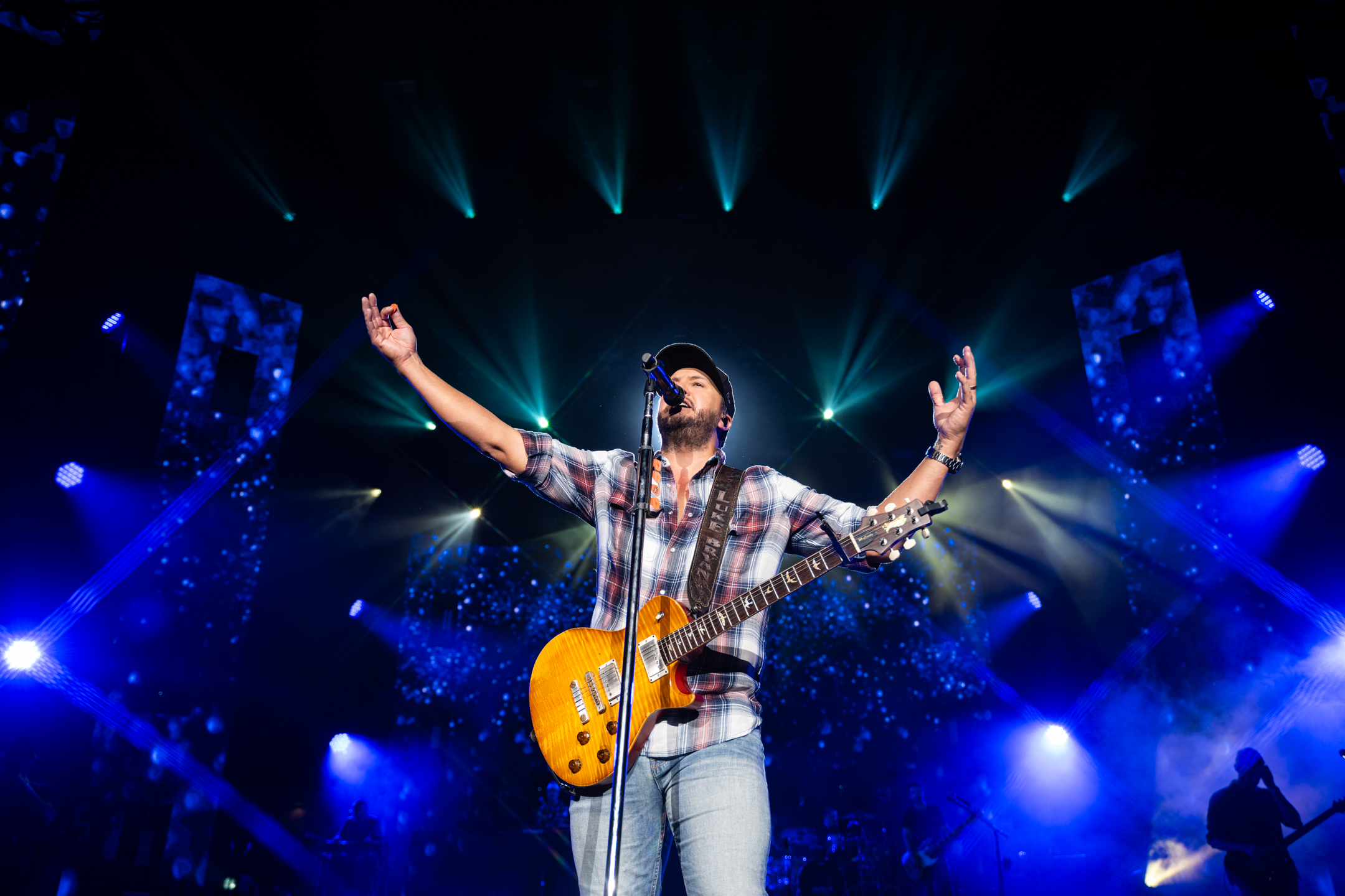 Luke Bryan at PNC Bank Arts Center