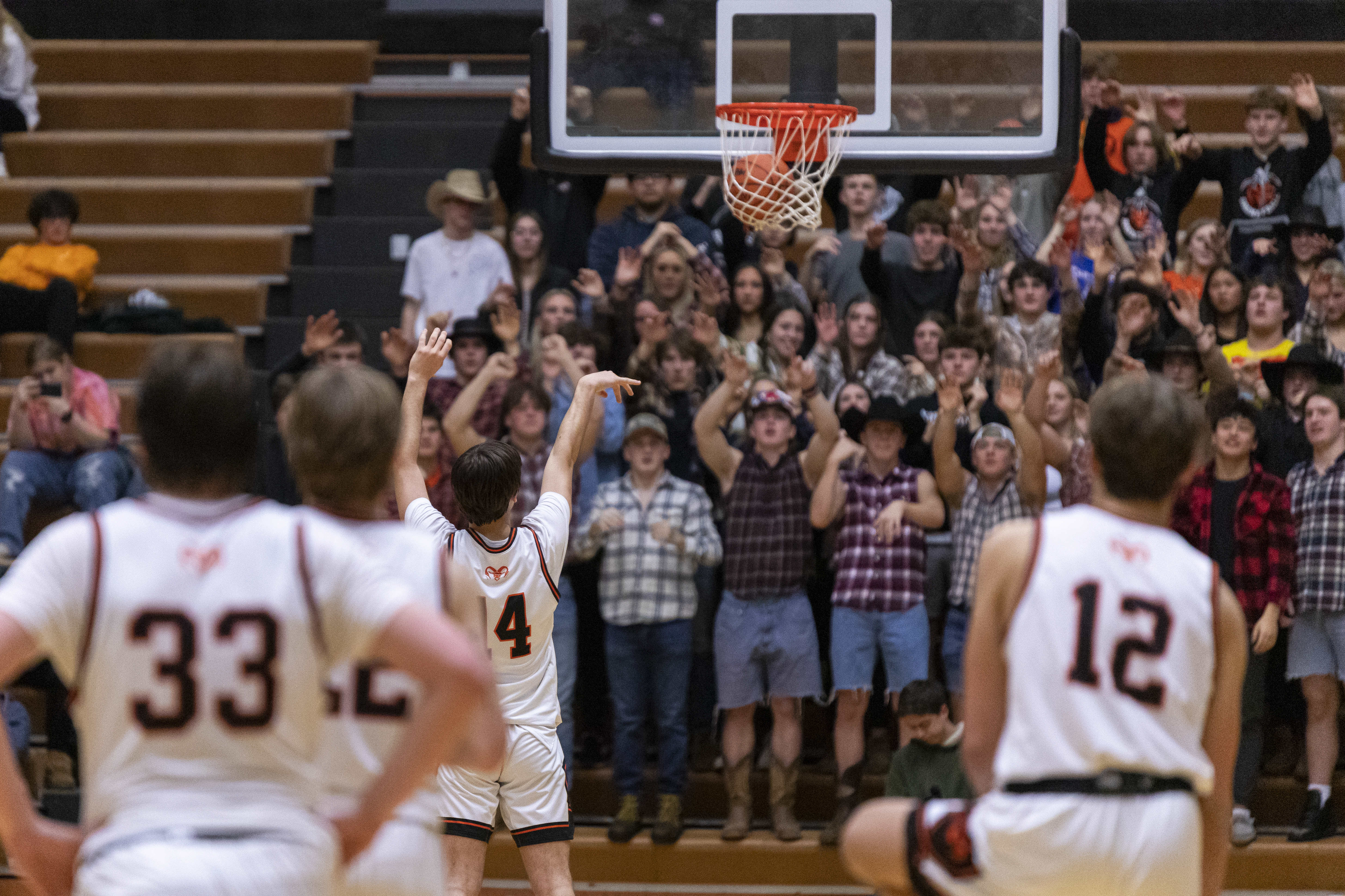 Kentwood boys are the 4A state basketball champions: VIDEO