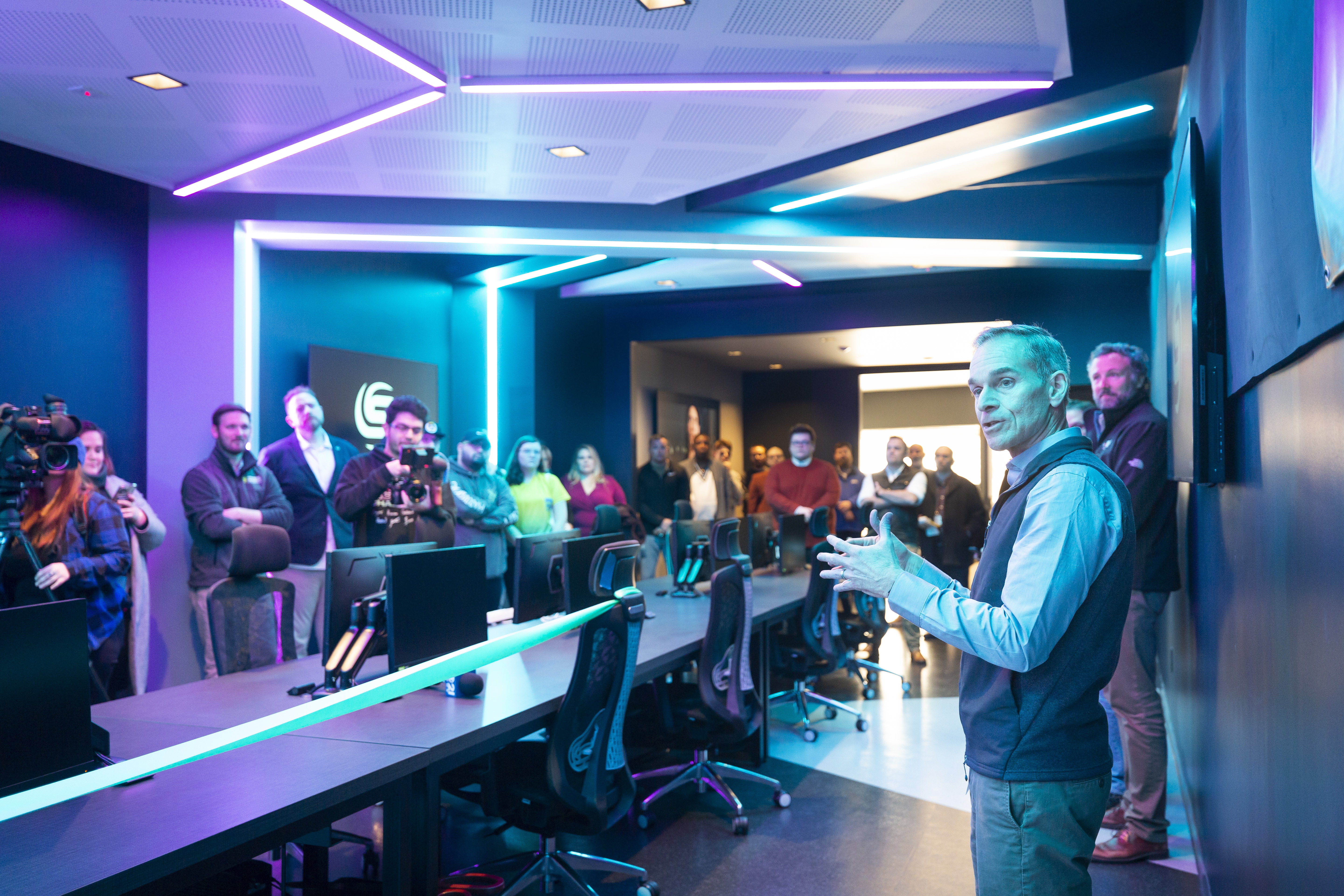 Playlabs esports lounge brings competitive, casual gaming to