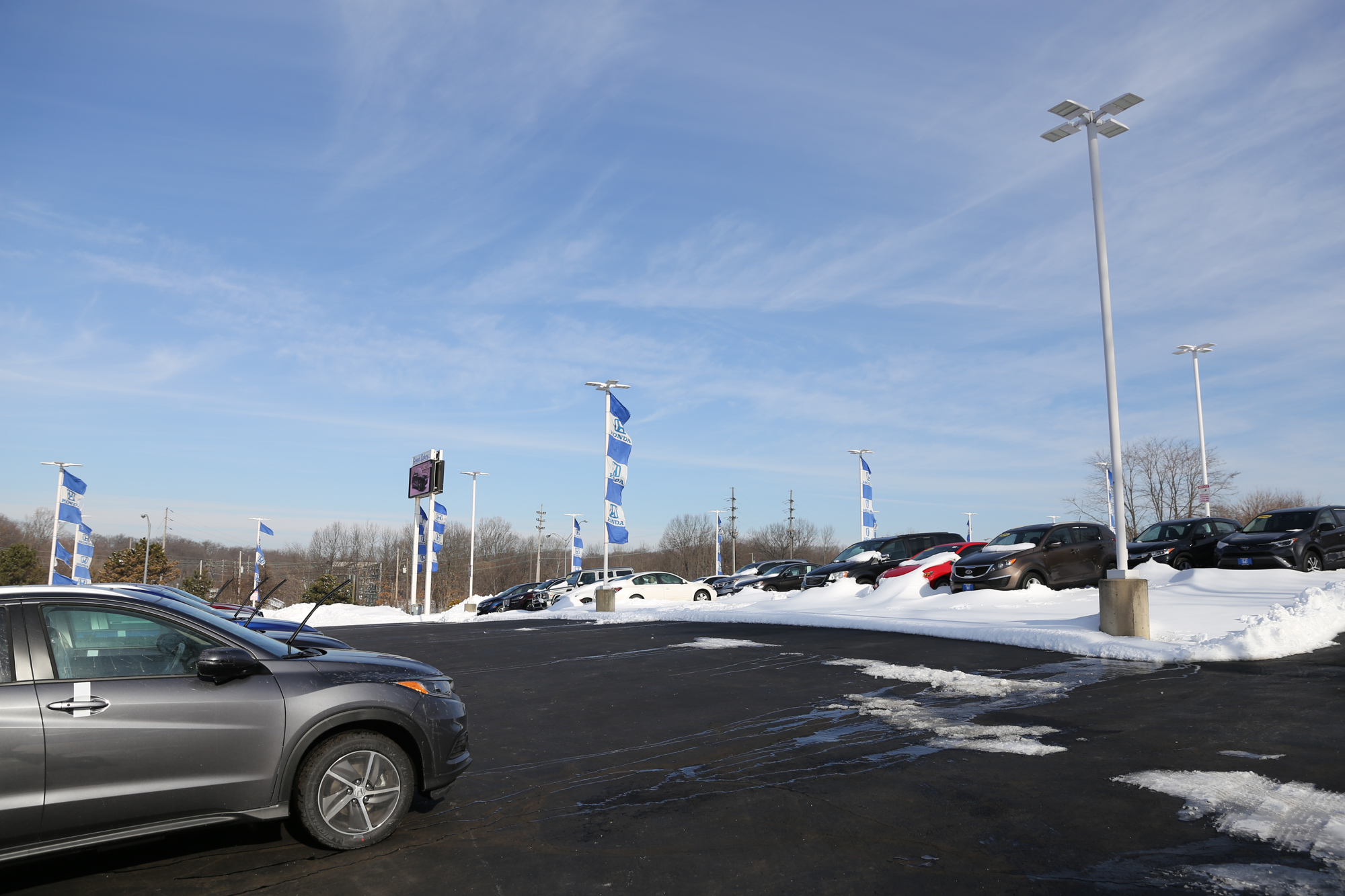 Nearly empty car lot at Great Lakes Honda in Akron - cleveland.com
