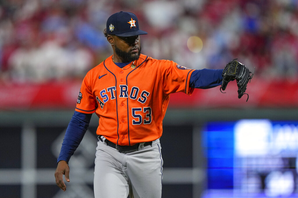 World Series: Astros bullpen finally cracks in 10th inning