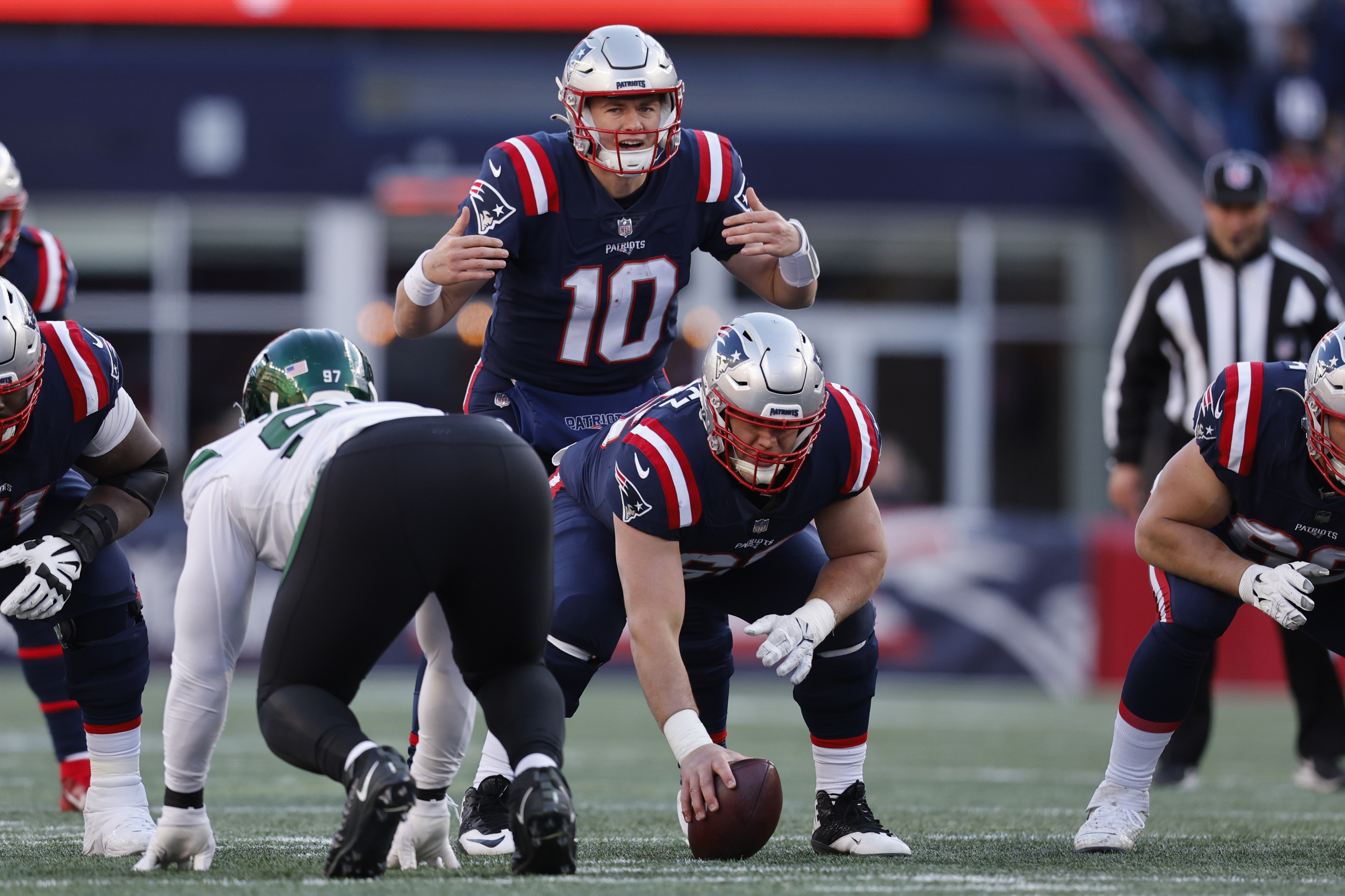 Patriots set Mac Jones up to fail, offensive issues aren't on him