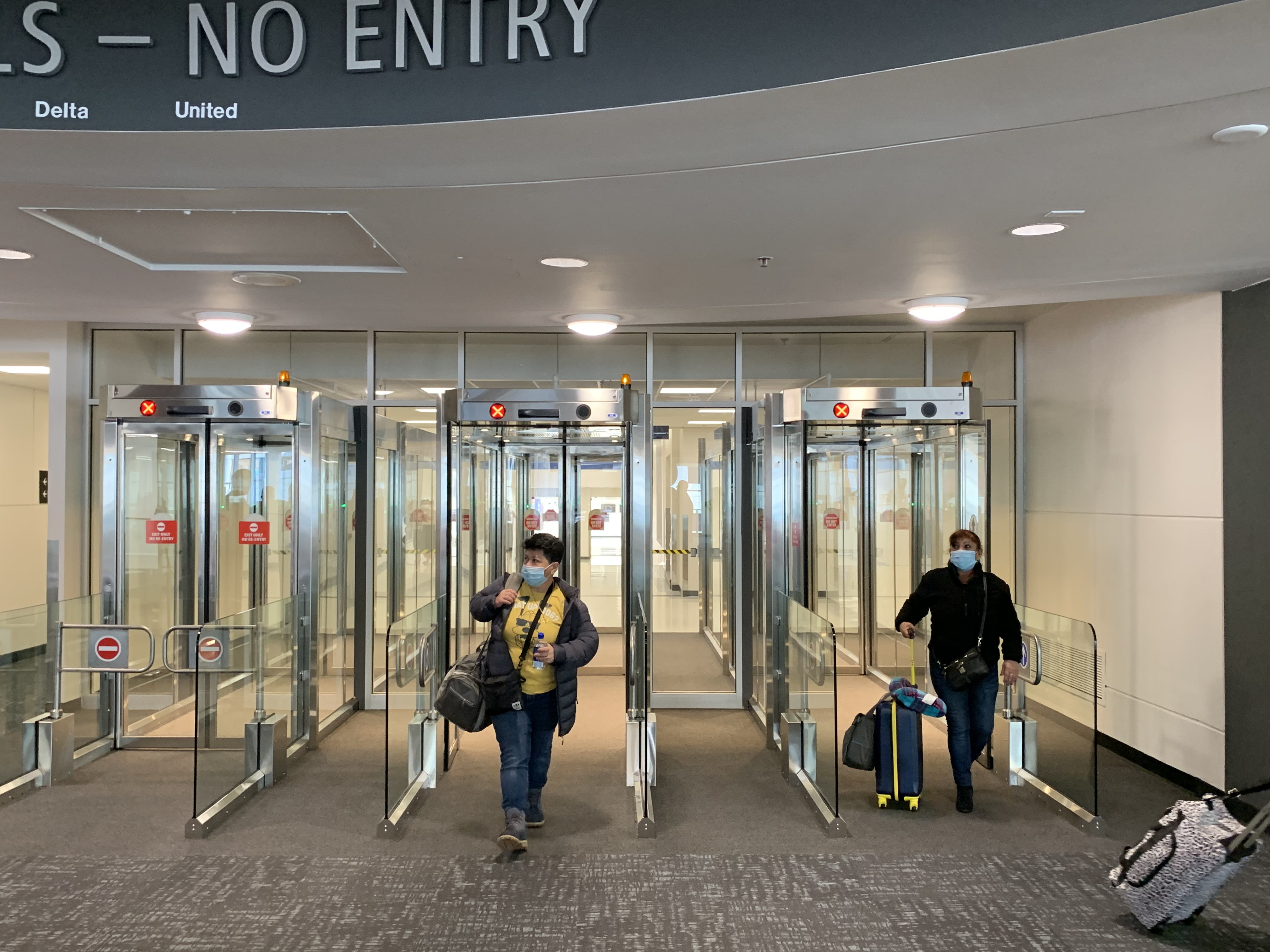 Syracuse airport unveils new, faster high-tech exit portals (video