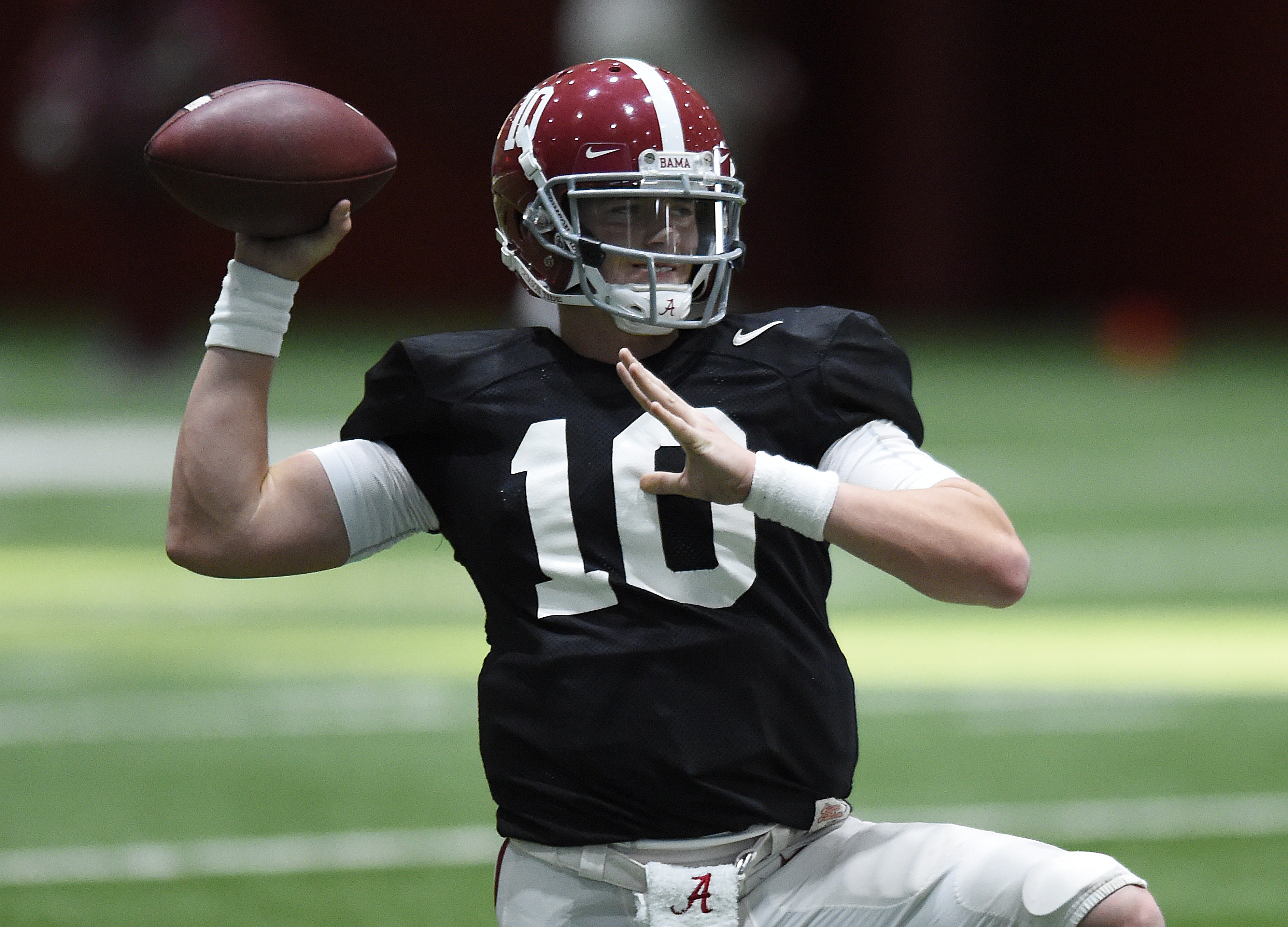 Patriots wait, draft former Alabama QB Mac Jones at No. 15 - The San Diego  Union-Tribune