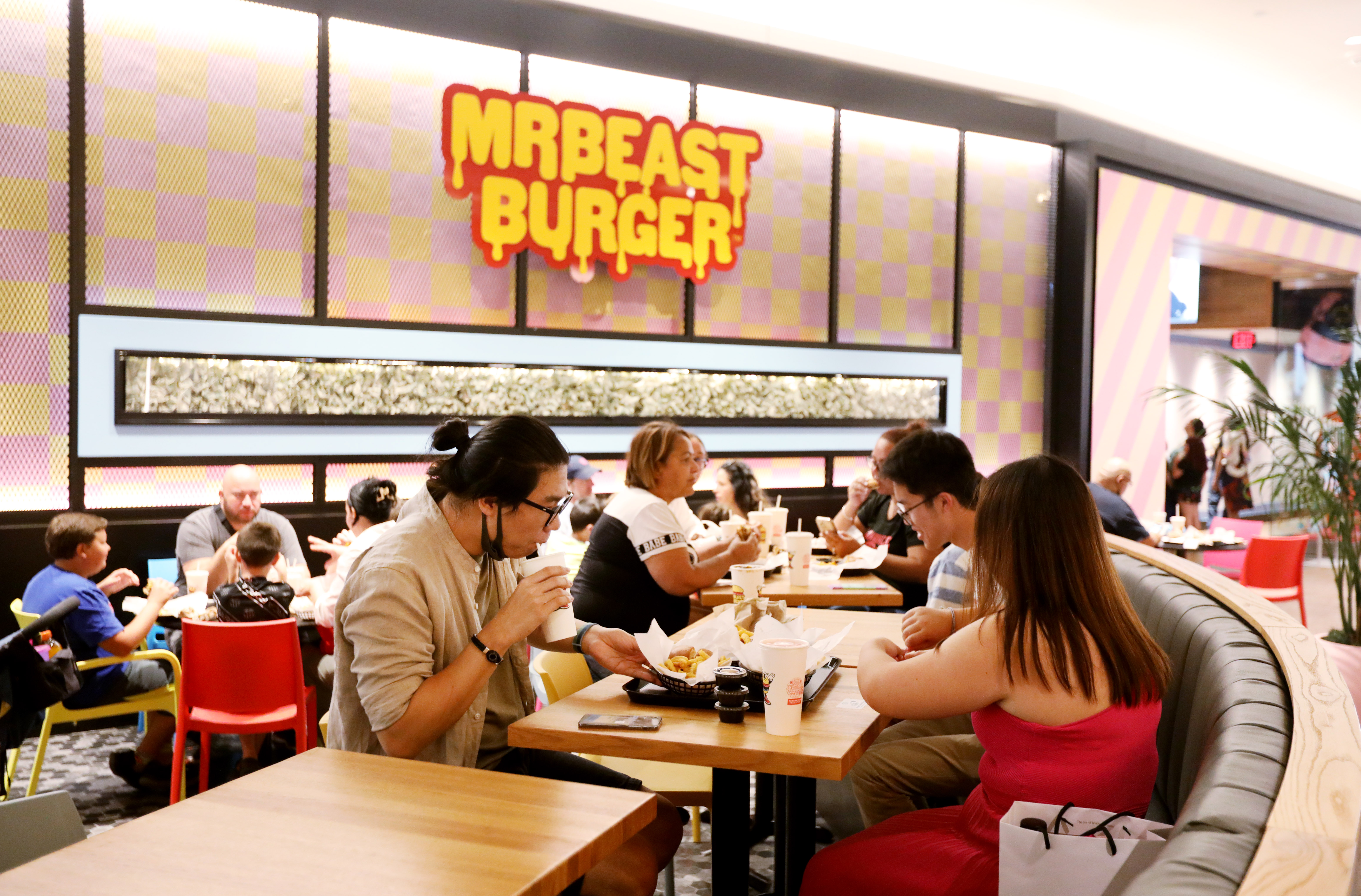 MrBeast Burger Restaurant Opens At American Dream - pennlive.com