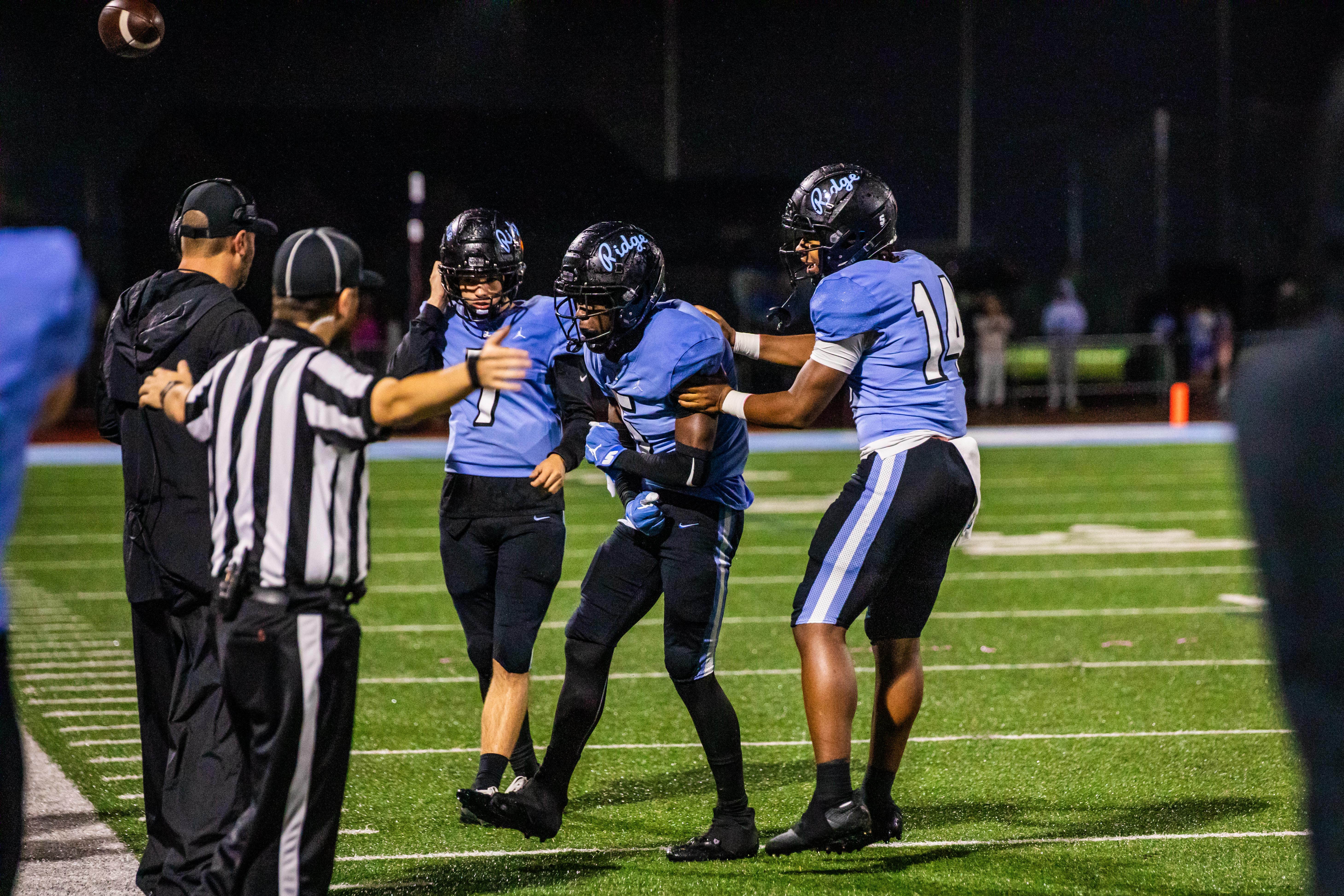 Lake Ridge Pacers Oregon high school football: Lakeridge Pacers vs Oregon City Pioneers ...