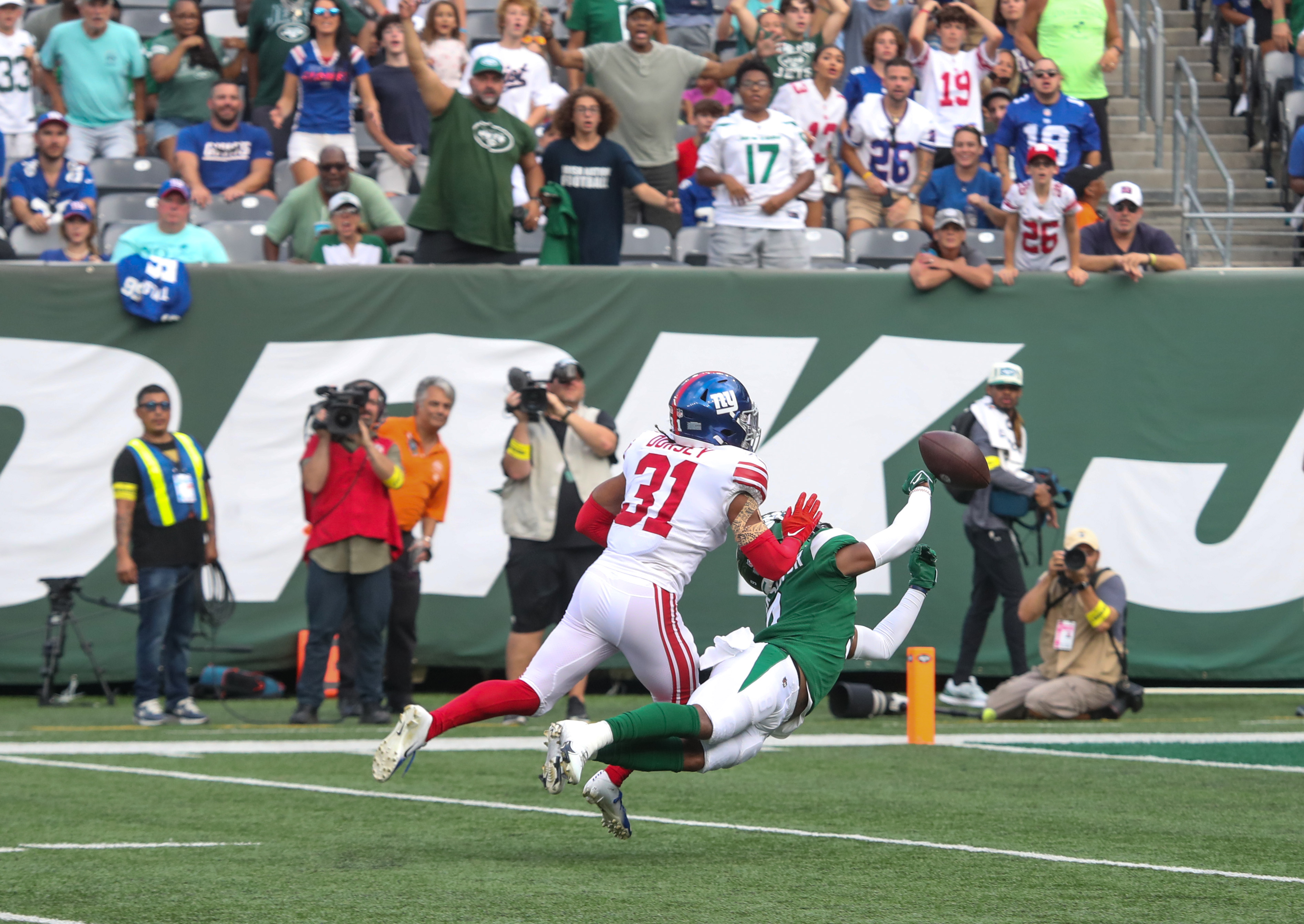 Look: NFL World Reacts To MetLife Stadium Getting Trashed - The Spun:  What's Trending In The Sports World Today