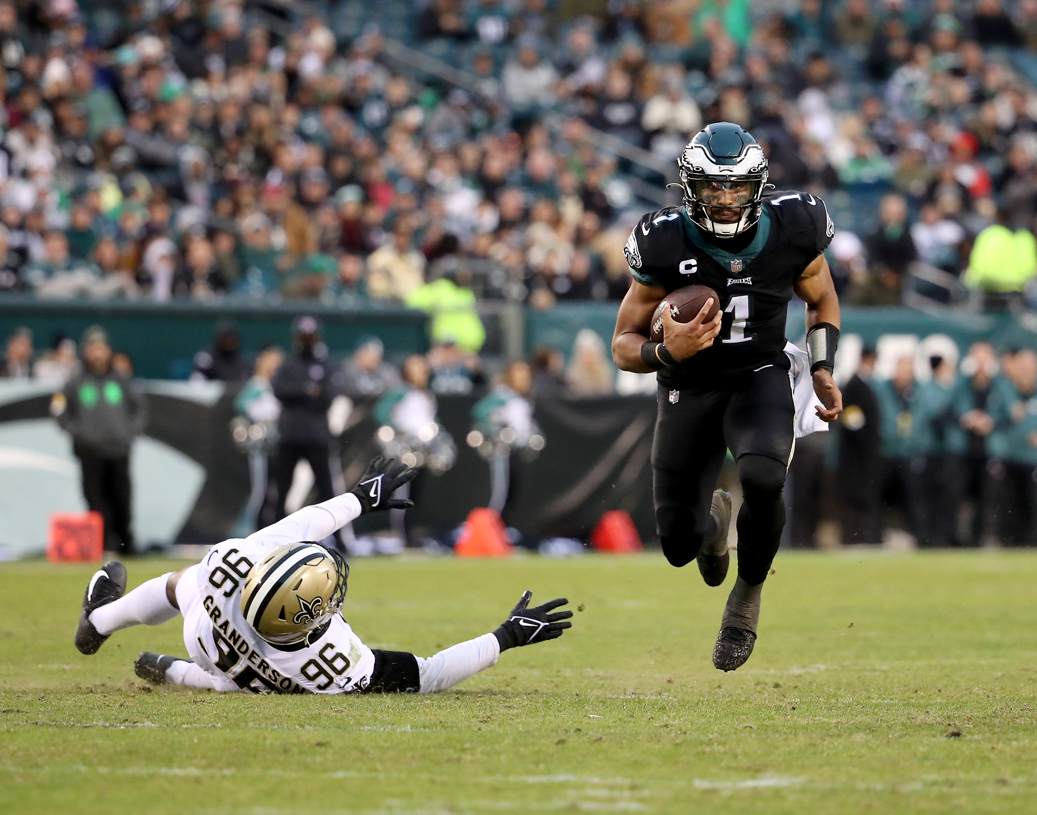 Game Report: Philadelphia Eagles Beat New Orleans Saints 40-29