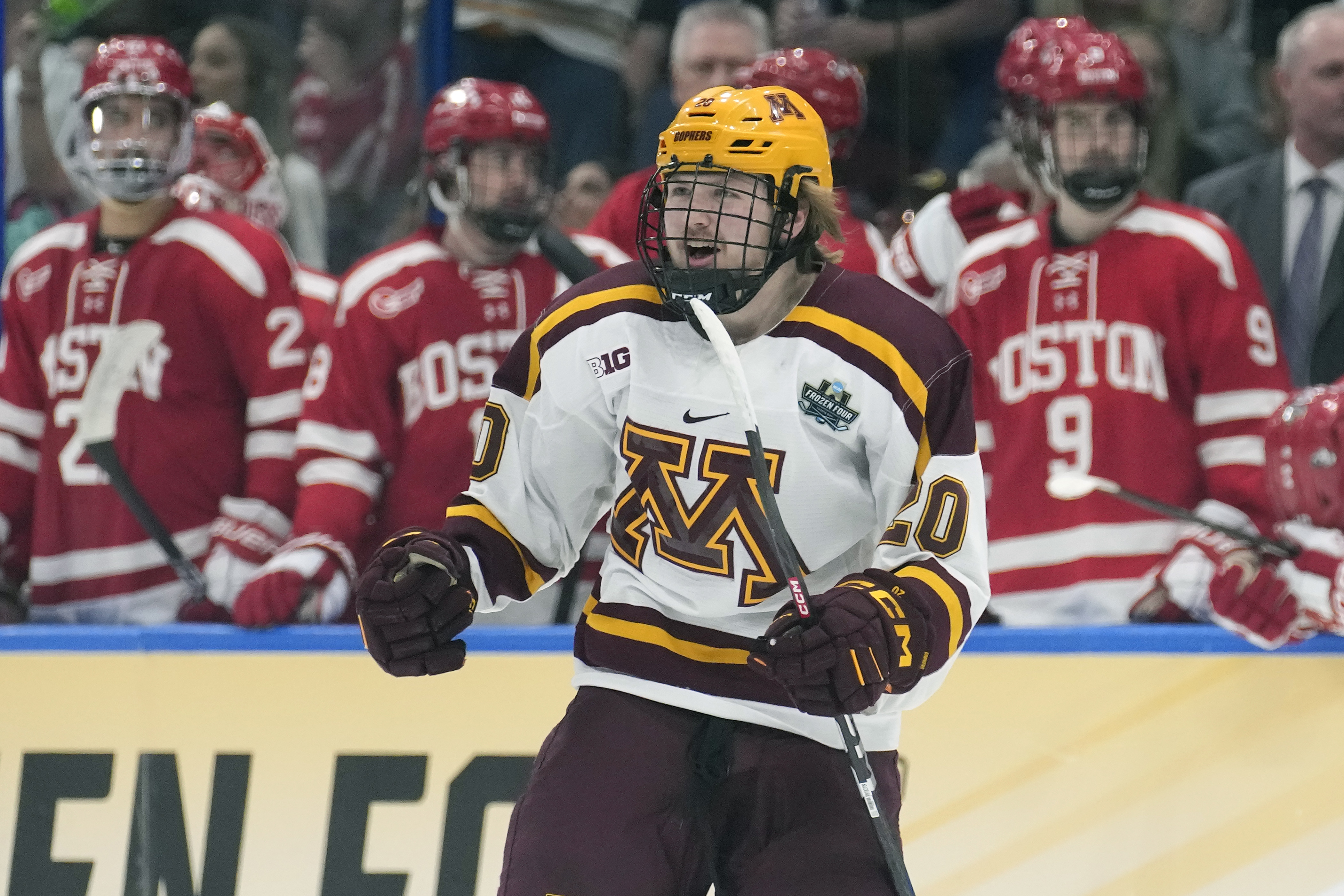 Frozen Four live blog: Minnesota and Quinnipiac face off for