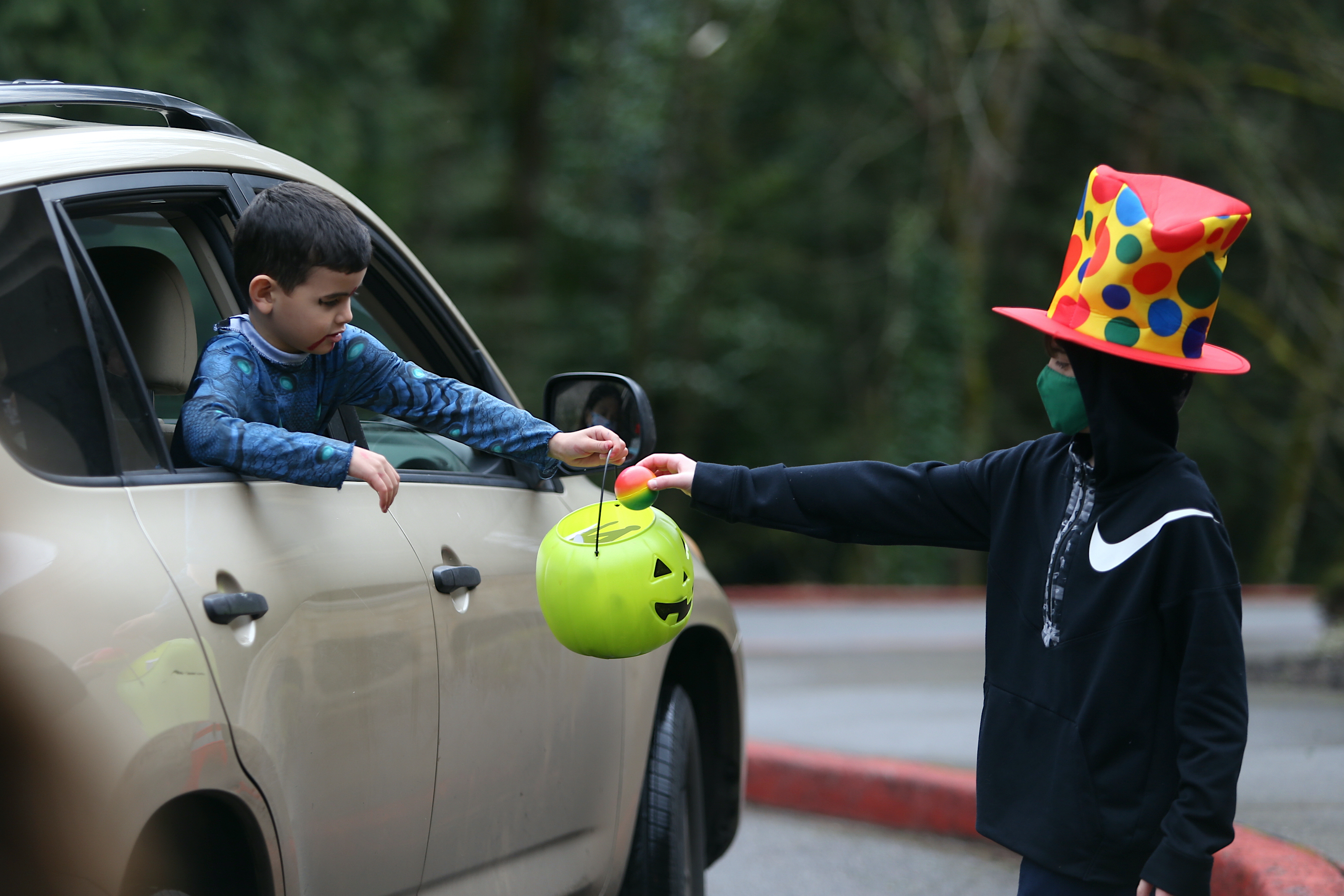Purim drive-thru carnival at Neveh Shalom - oregonlive.com