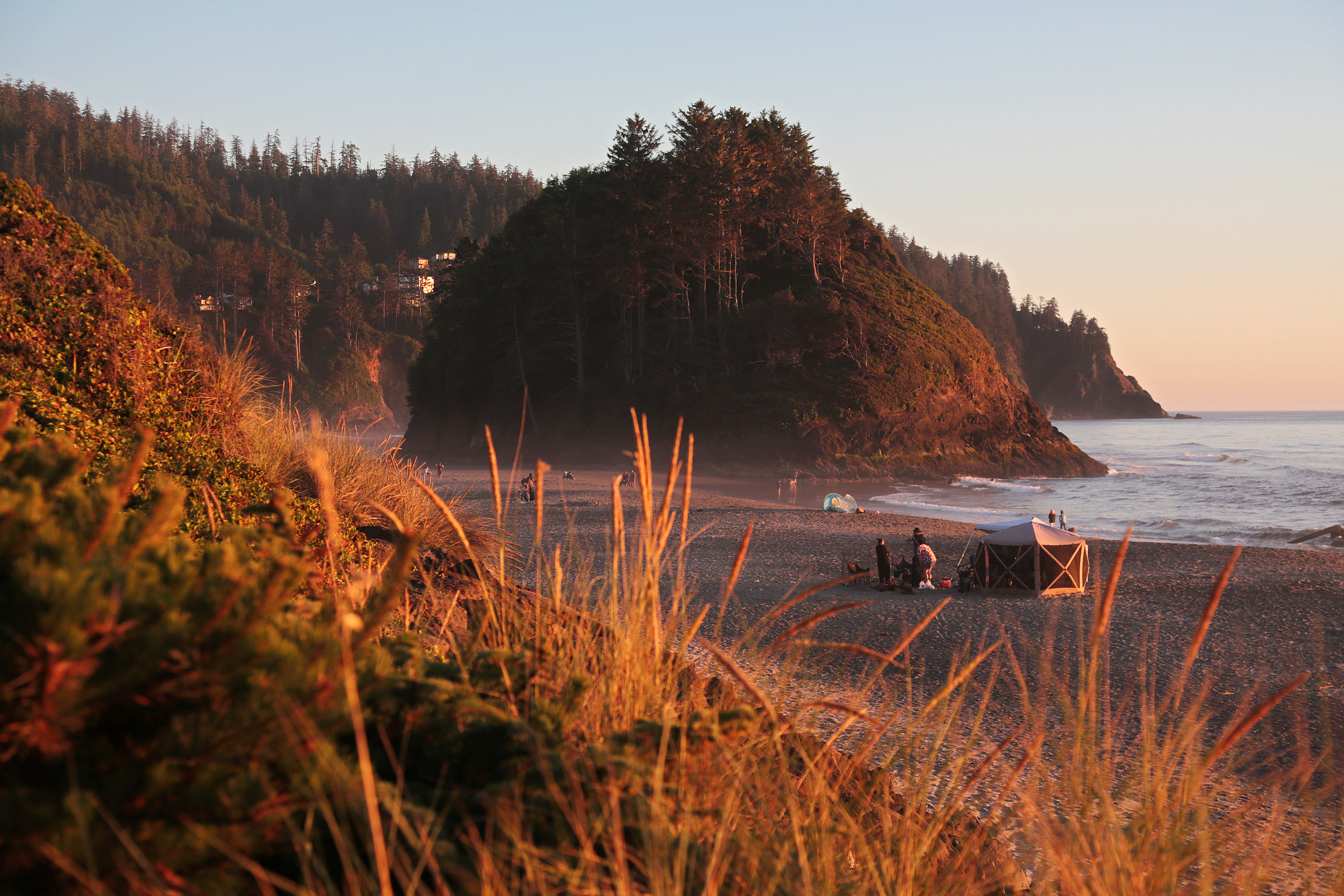 Best Beach Towns to Visit: Ultimate Coastal Gems for 2025