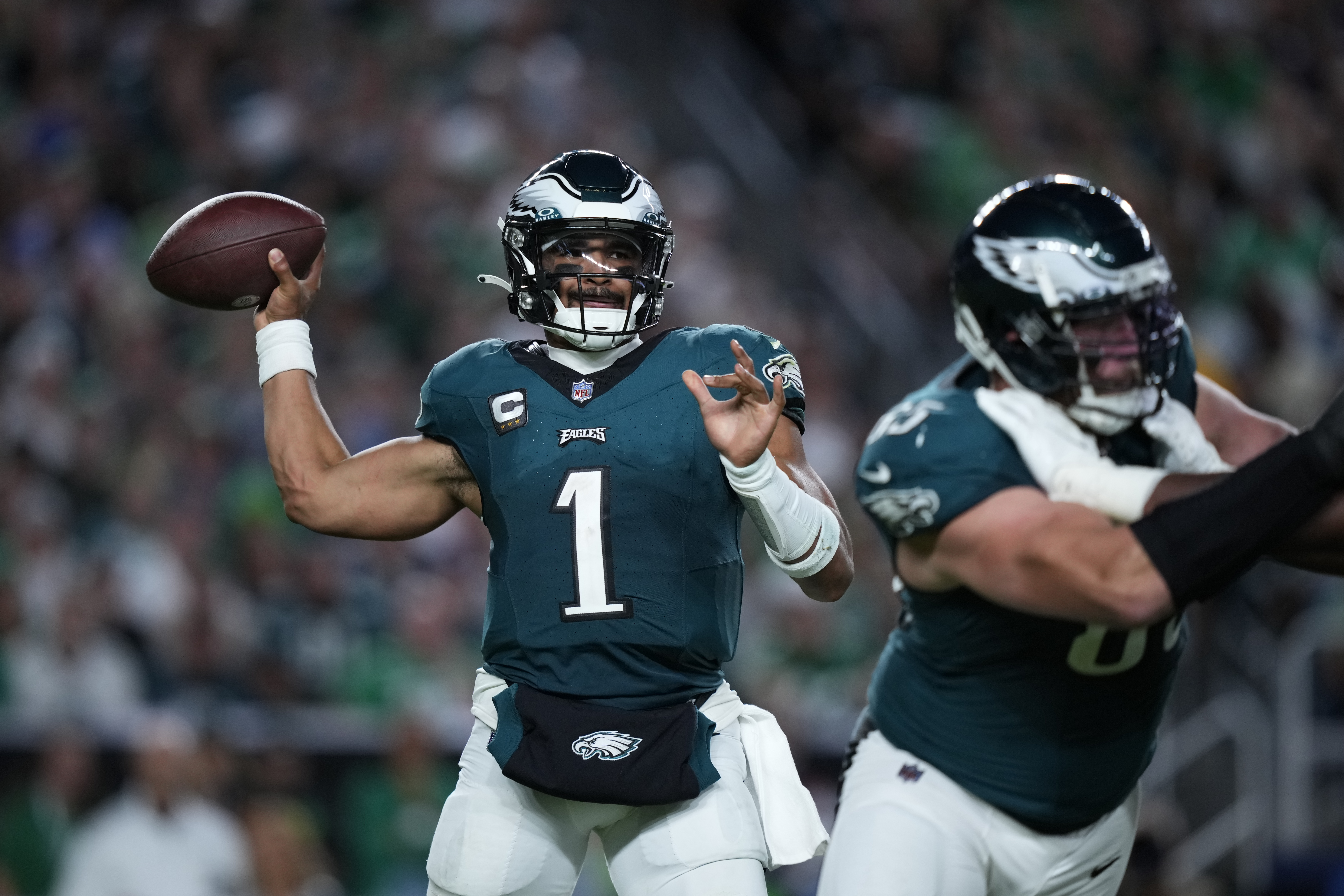 Eagles-Buccaneers: Start time, channel, how to watch and stream 'Monday  Night Football'