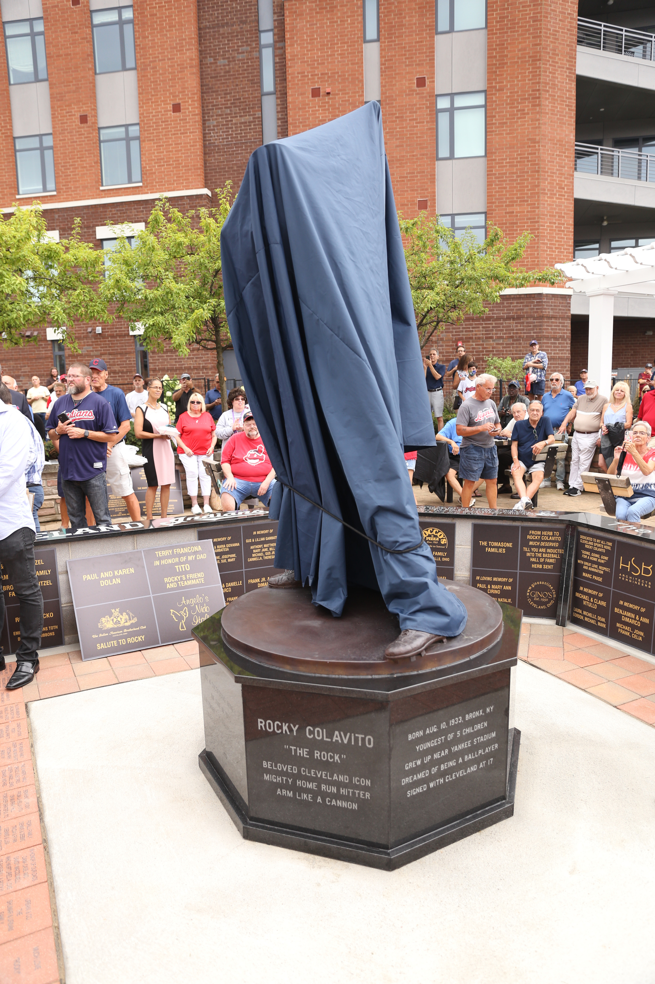 Cleveland baseball legend Rocky Colavito honored with statue in Little Italy