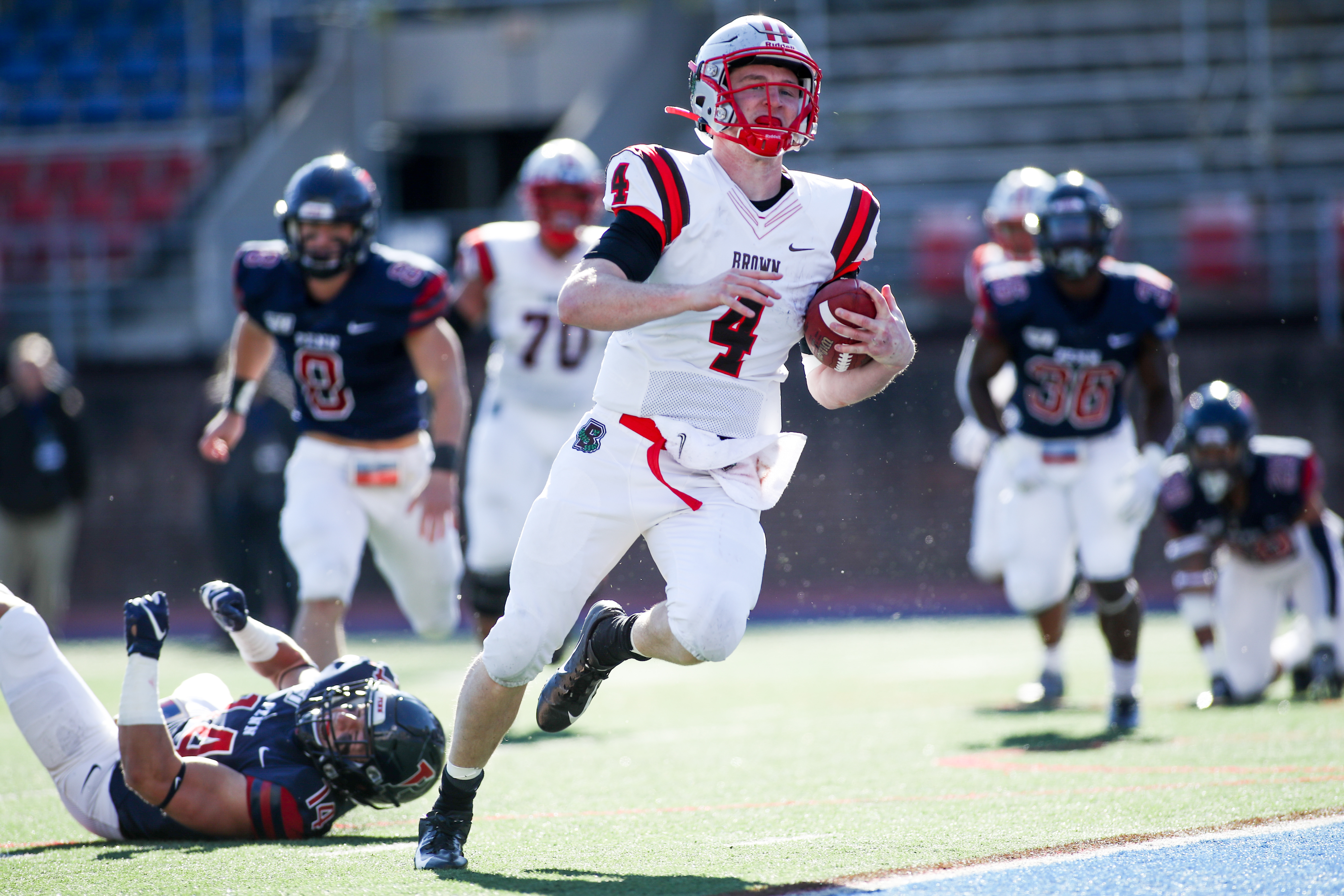 Quarterback EJ Perry runs an official 4.65-second 40-yard dash at